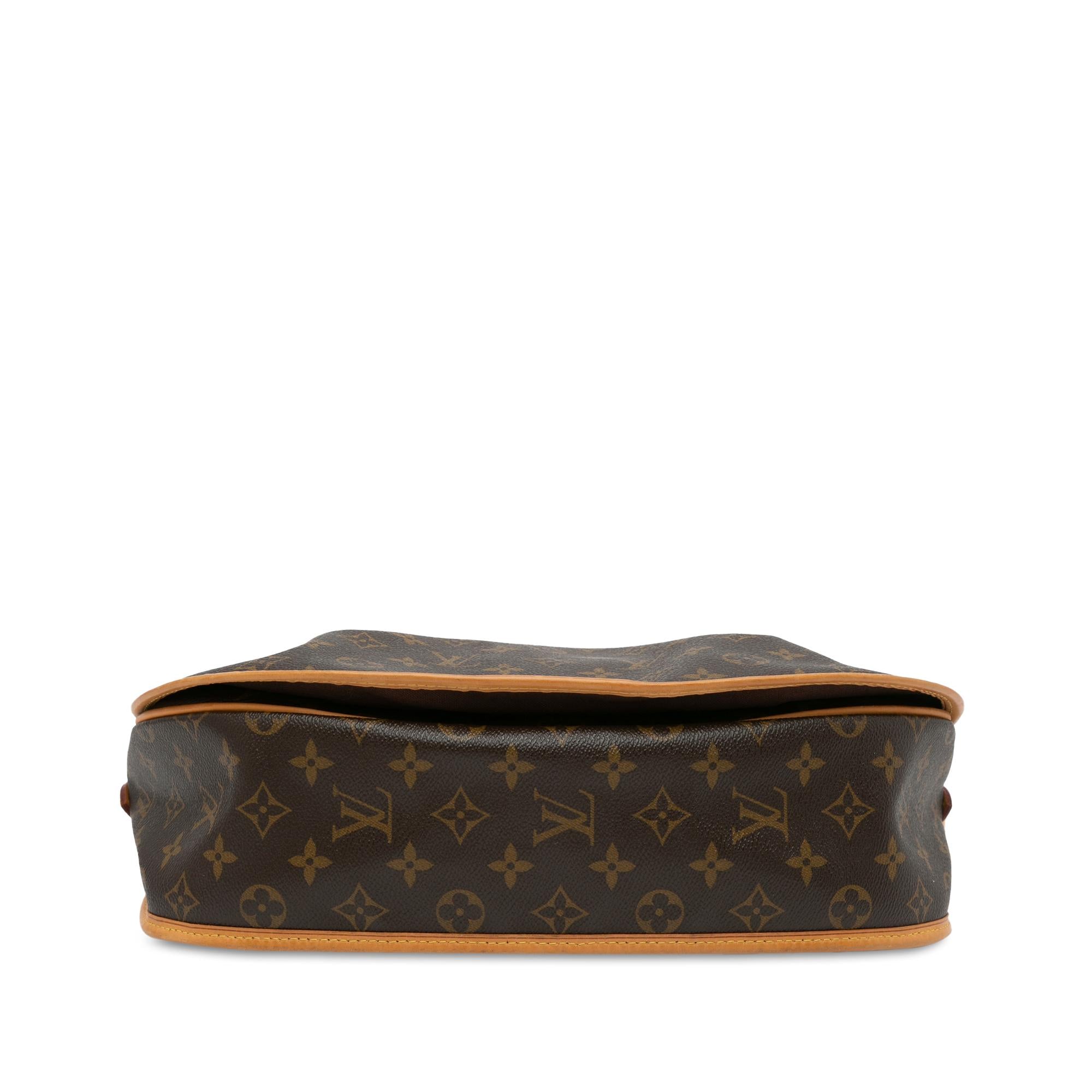 Louis Vuitton Monogram Menilmontant MM (SHG-lwdCyZ)