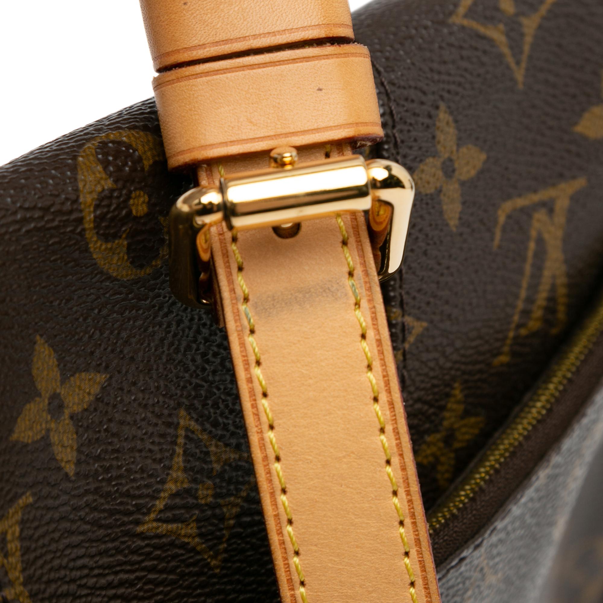 Louis Vuitton Monogram Menilmontant MM (SHG-lwdCyZ)