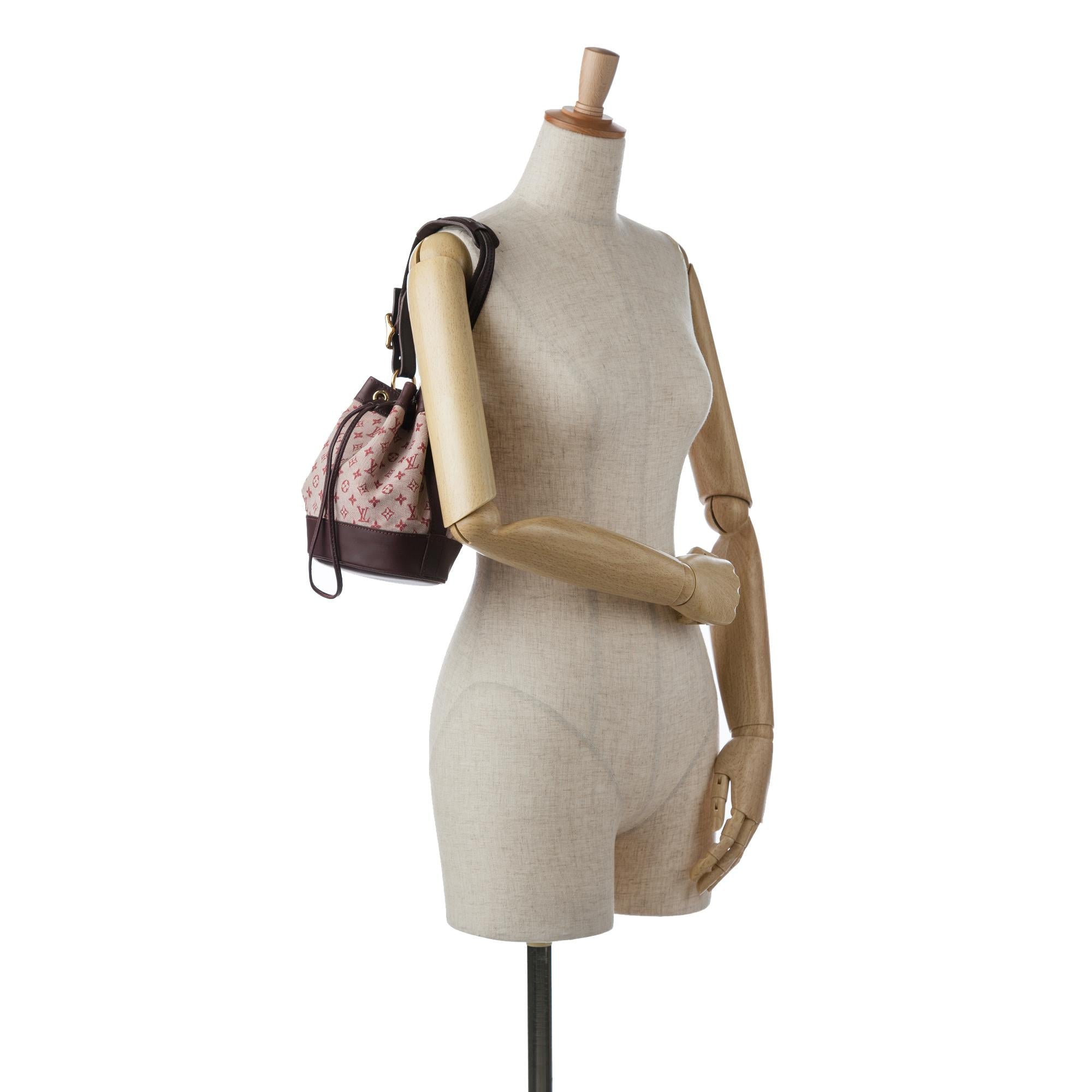 Louis Vuitton Monogram Mini Lin Noelie (SHG-tW8u2H)