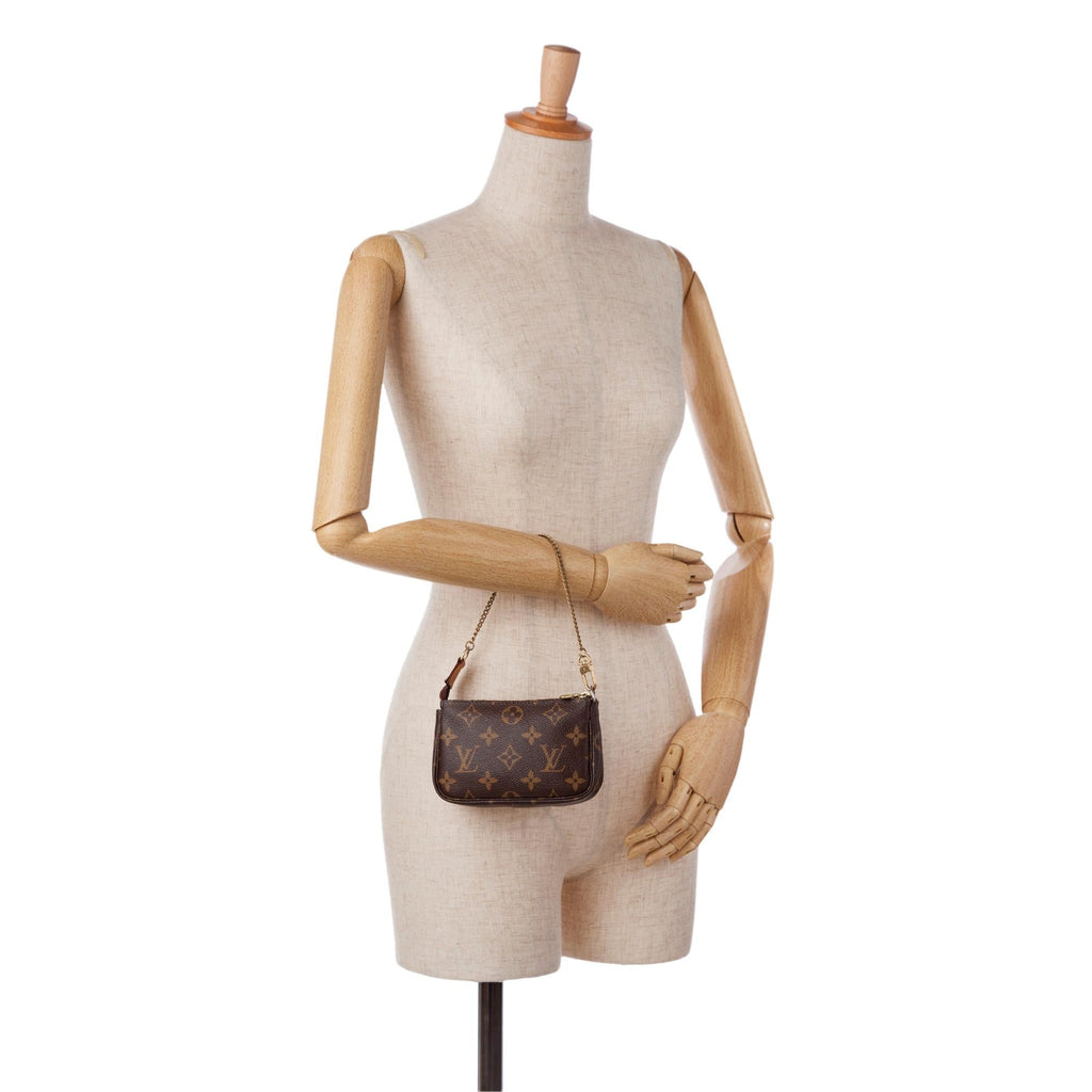 Louis Vuitton Monogram Mini Pochette Accessoires (SHG-36539)