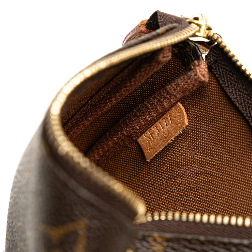 Louis Vuitton Monogram Mini Pochette Accessoires (SHG-pOZffc)