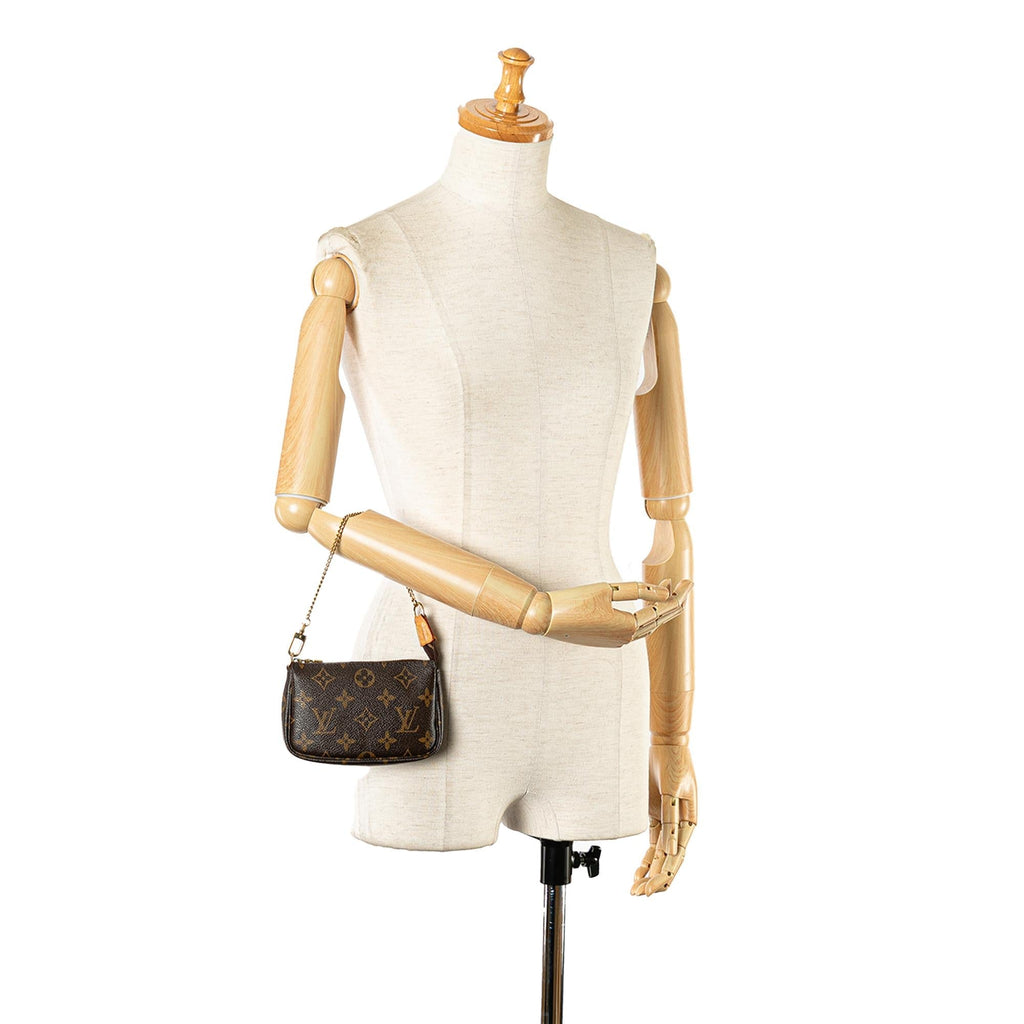 Louis Vuitton Monogram Mini Pochette Accessoires (SHG-cVn4vA)