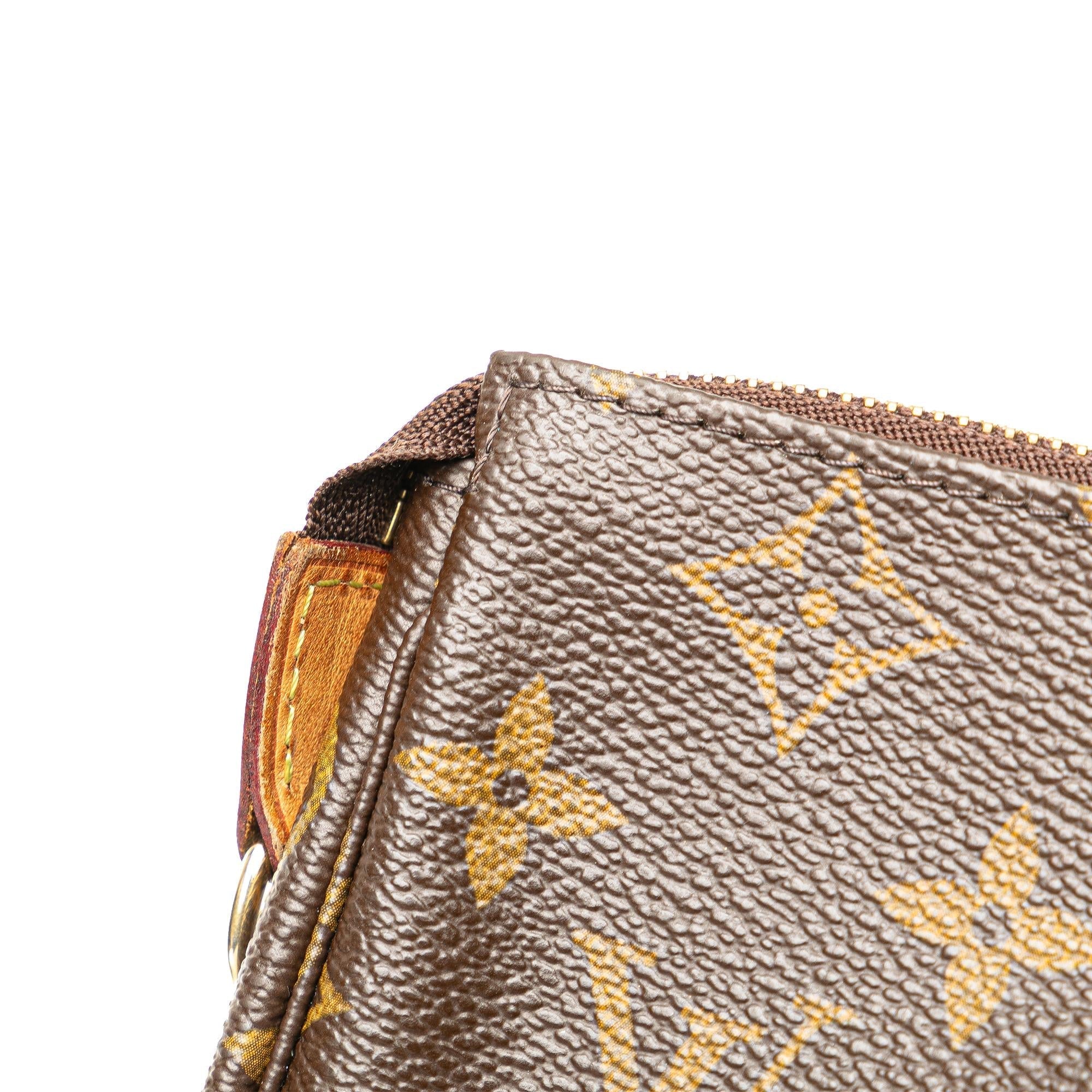 Louis Vuitton Monogram Mini Pochette Accessoires (SHG-lU8trB)