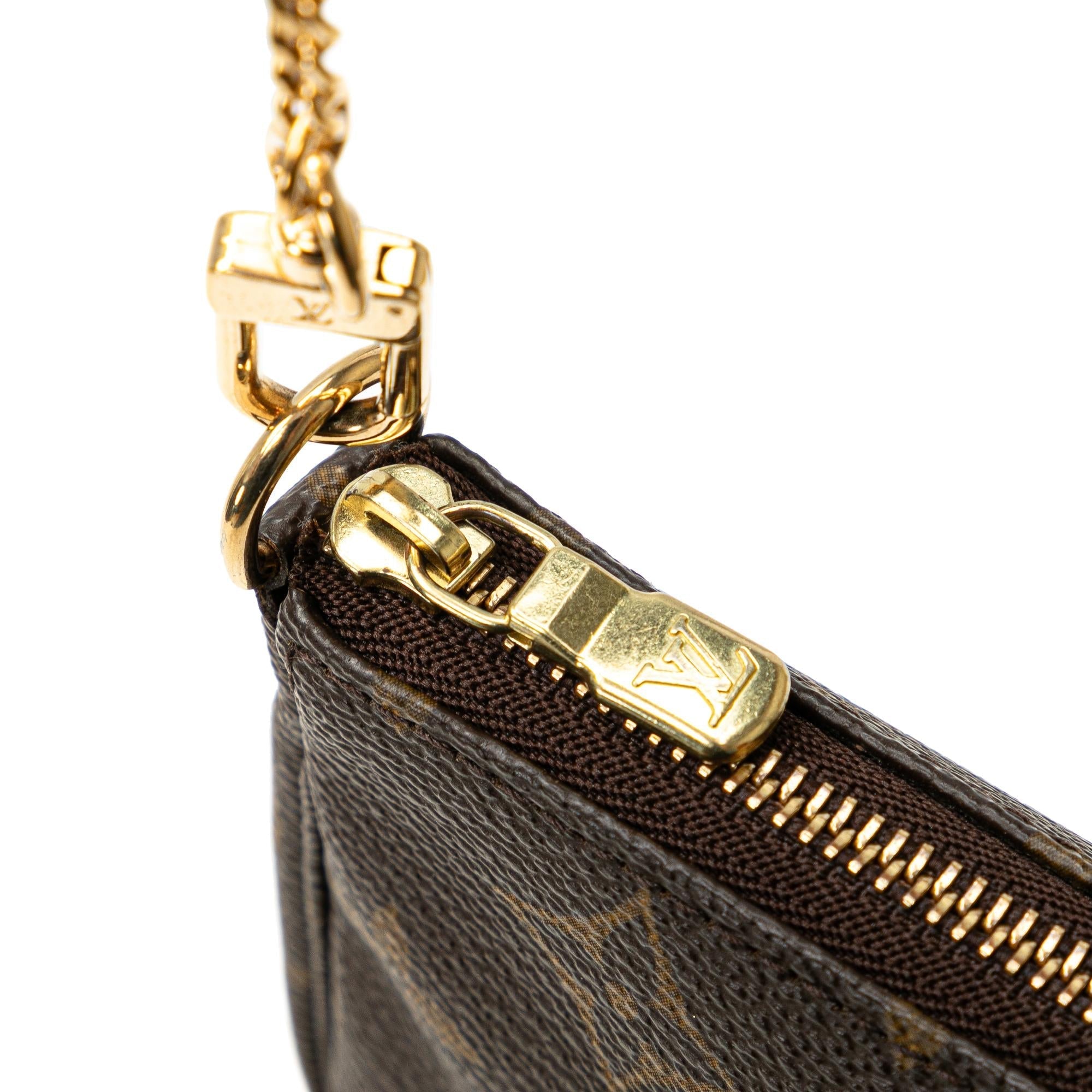 Louis Vuitton Monogram Mini Pochette Accessoires (SHG-RnLQlA)