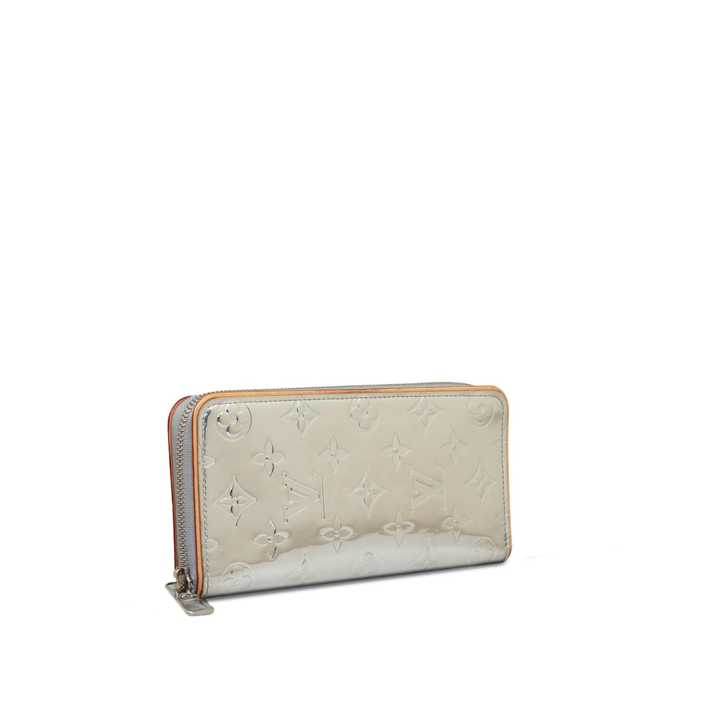 Louis Vuitton Monogram Mirror Vertical Zippy (SHG-oAZ7Qw)