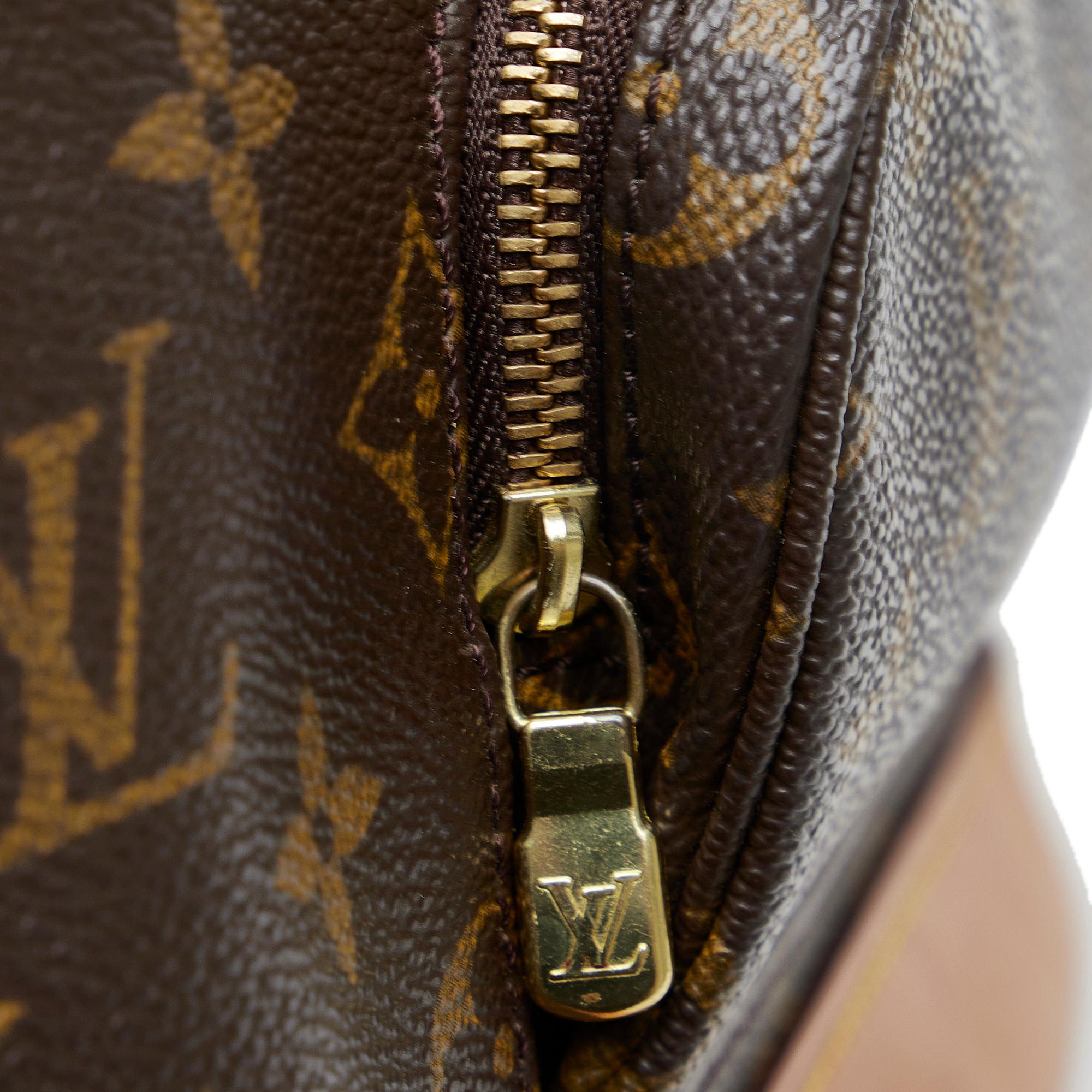 Louis Vuitton Monogram Montsouris MM (SHG-awQ58Z)