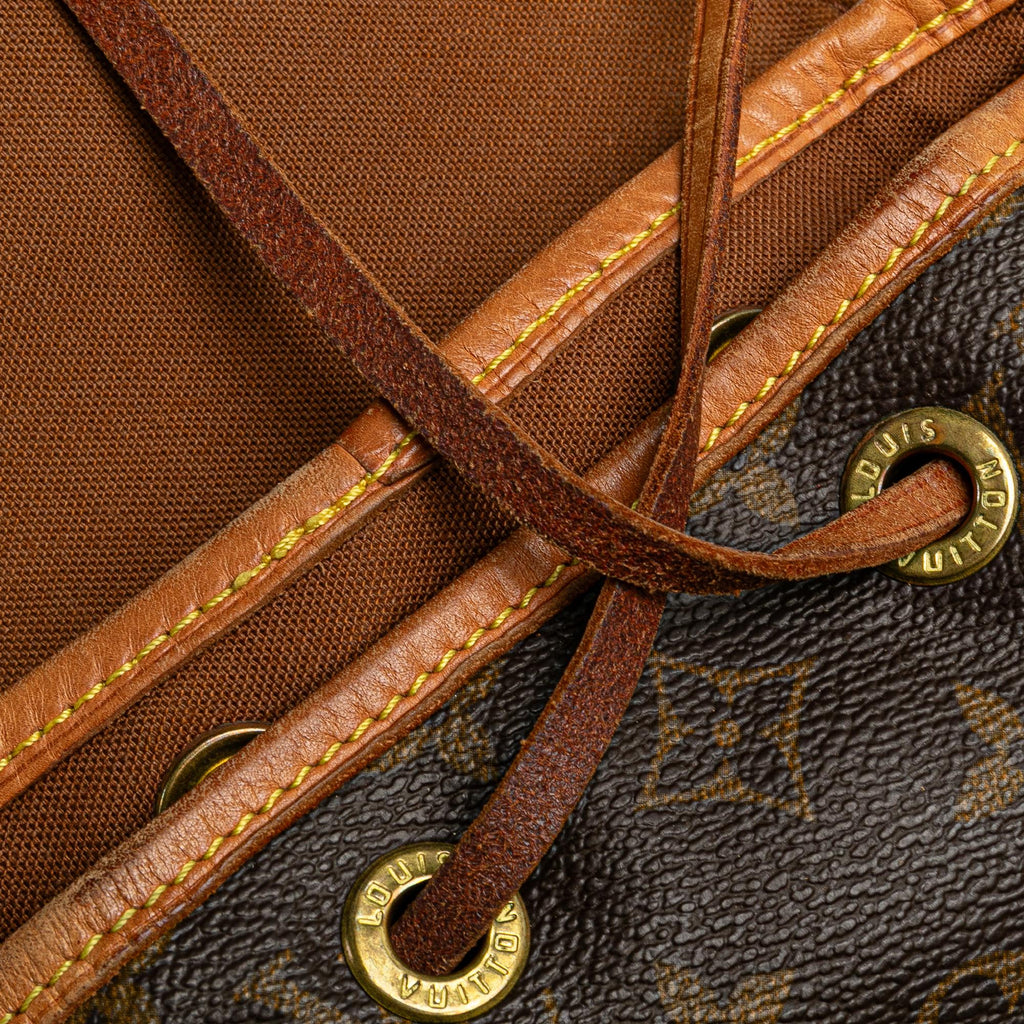 Louis Vuitton Monogram Montsouris MM (SHG-mFgrHu)