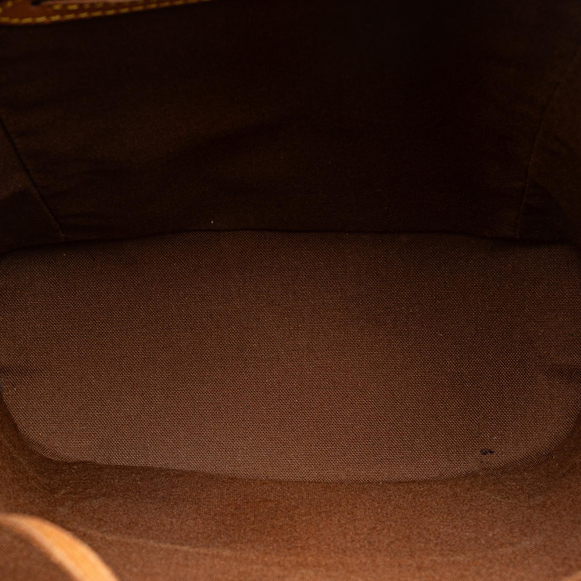 Louis Vuitton Monogram Montsouris MM (SHG-mFgrHu)