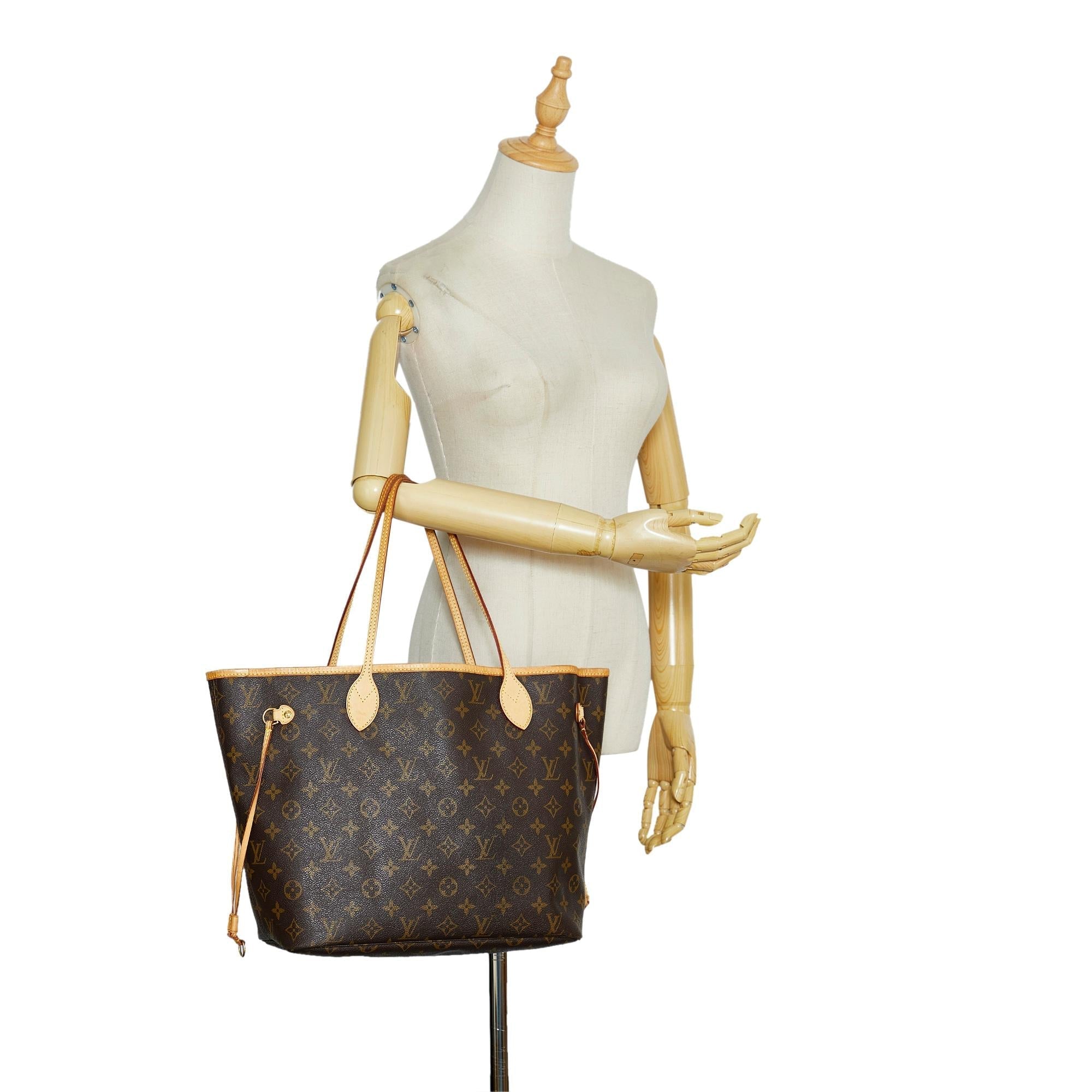 Louis Vuitton Monogram Neverfull MM (SHG-eshvfg)