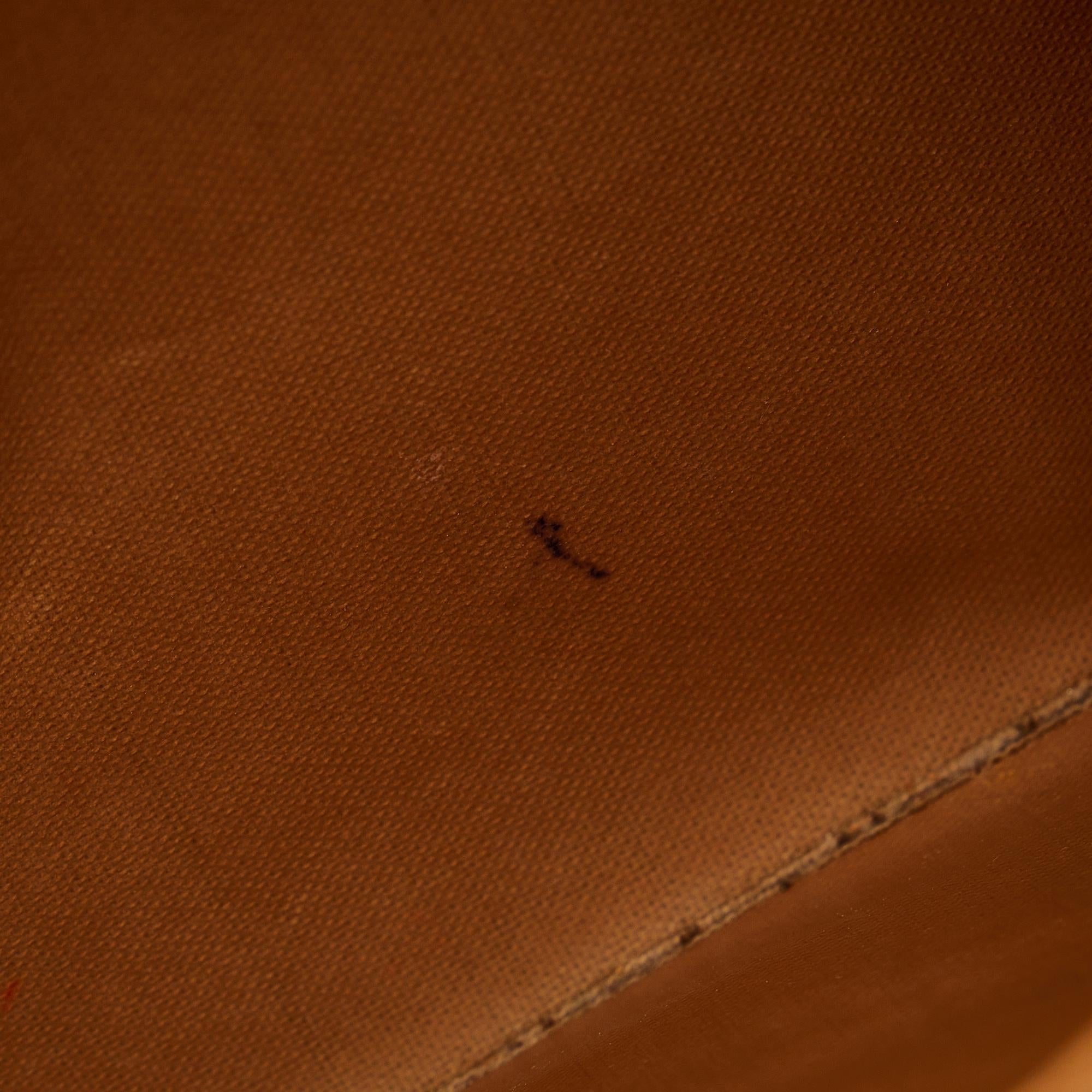 Louis Vuitton Monogram Neverfull MM (SHG-ZISrxd)