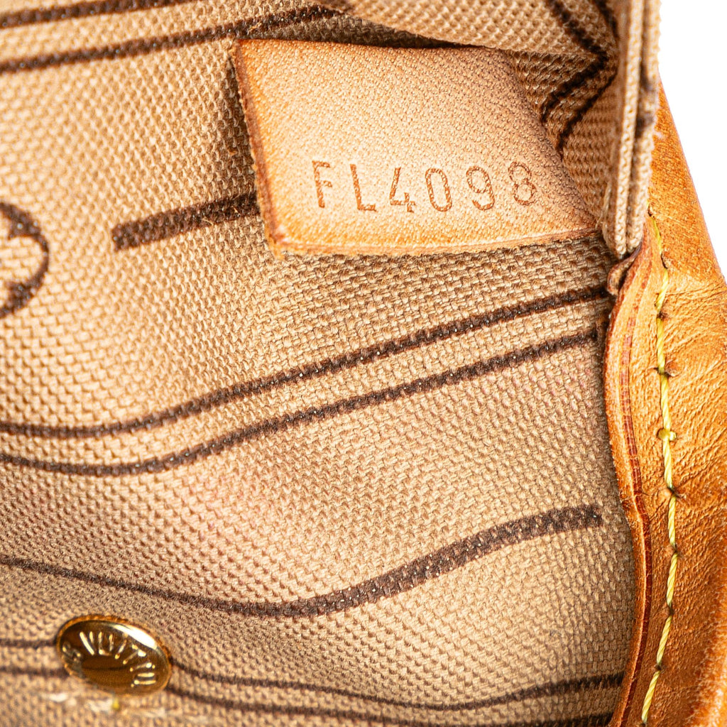 Louis Vuitton Monogram Neverfull MM (SHG-YCKC8a)