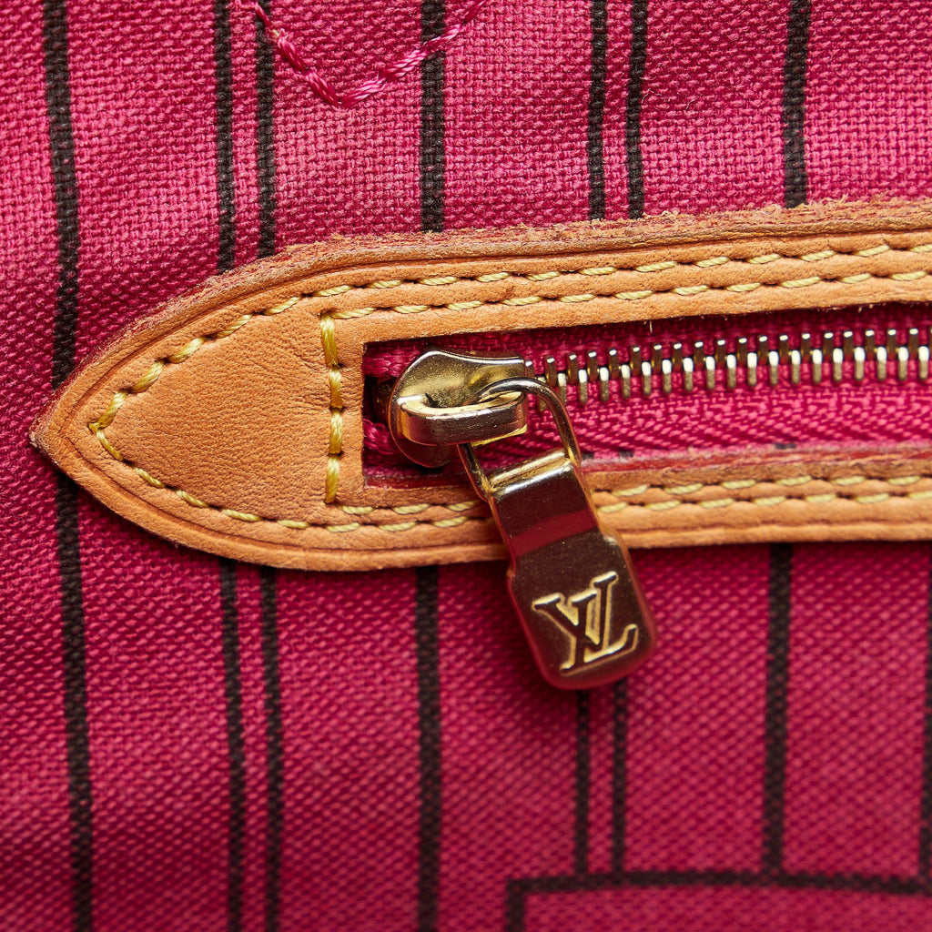 Louis Vuitton Monogram Neverfull PM (SHG-MKIg7L)