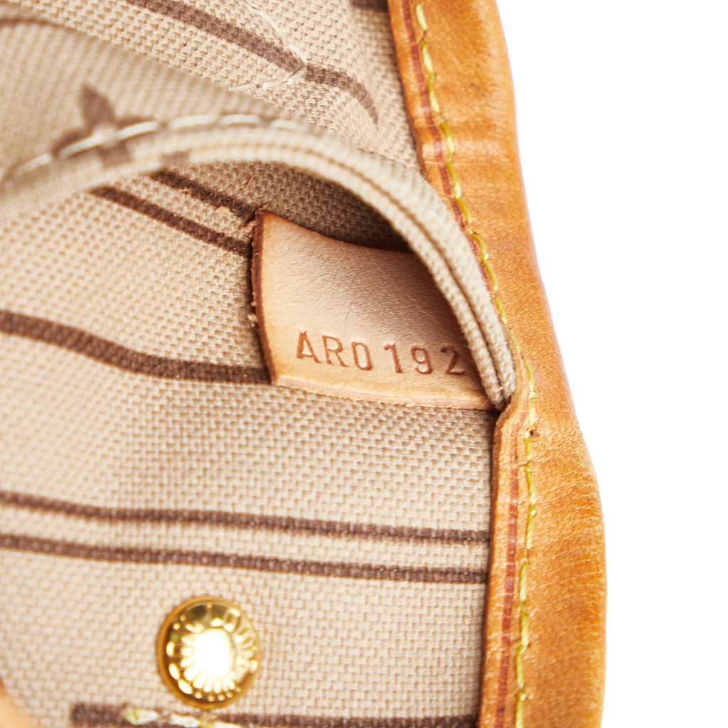 Louis Vuitton Monogram Neverfull PM (SHG-bHoQuY)