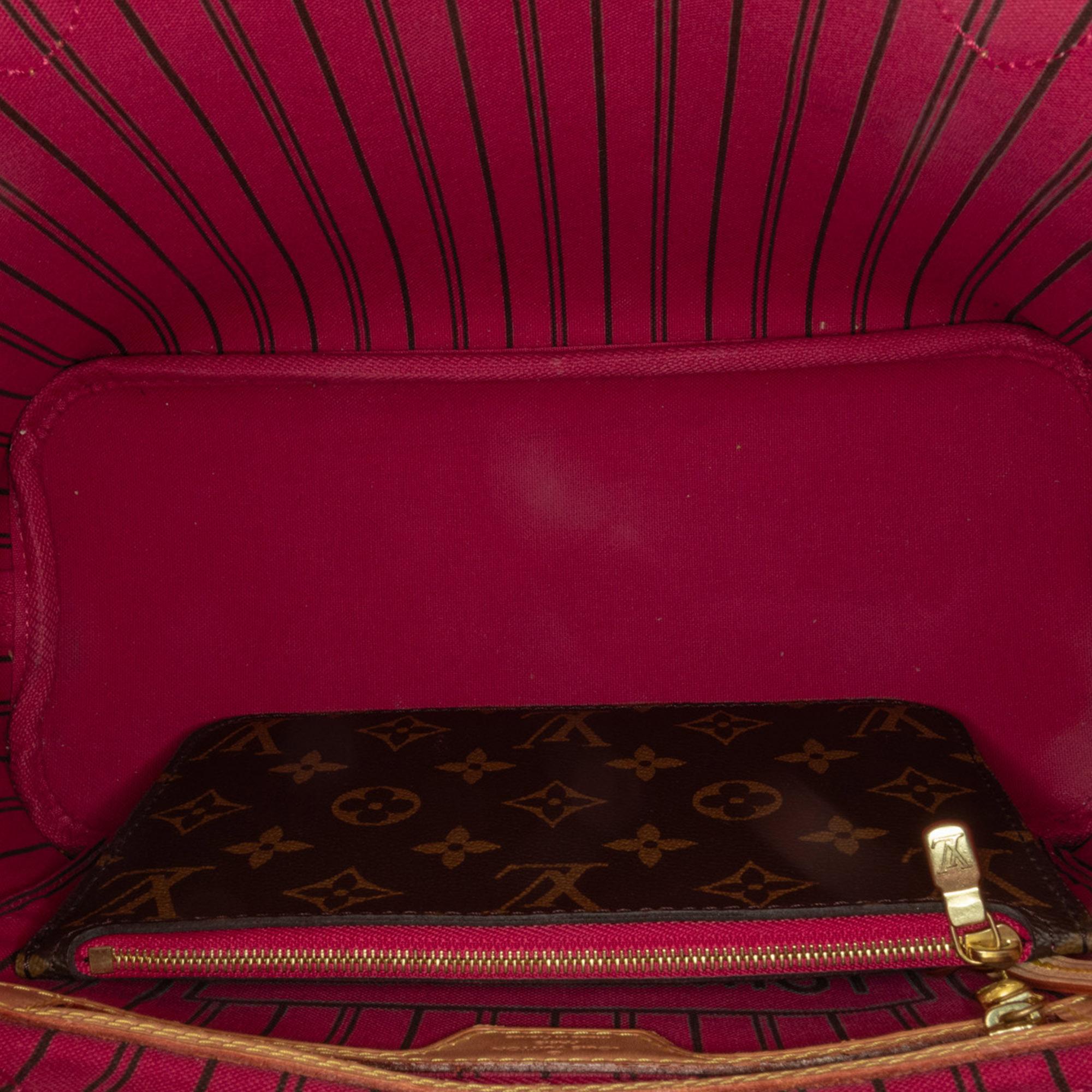 Louis Vuitton Monogram Neverfull PM (SHG-TFghiH)