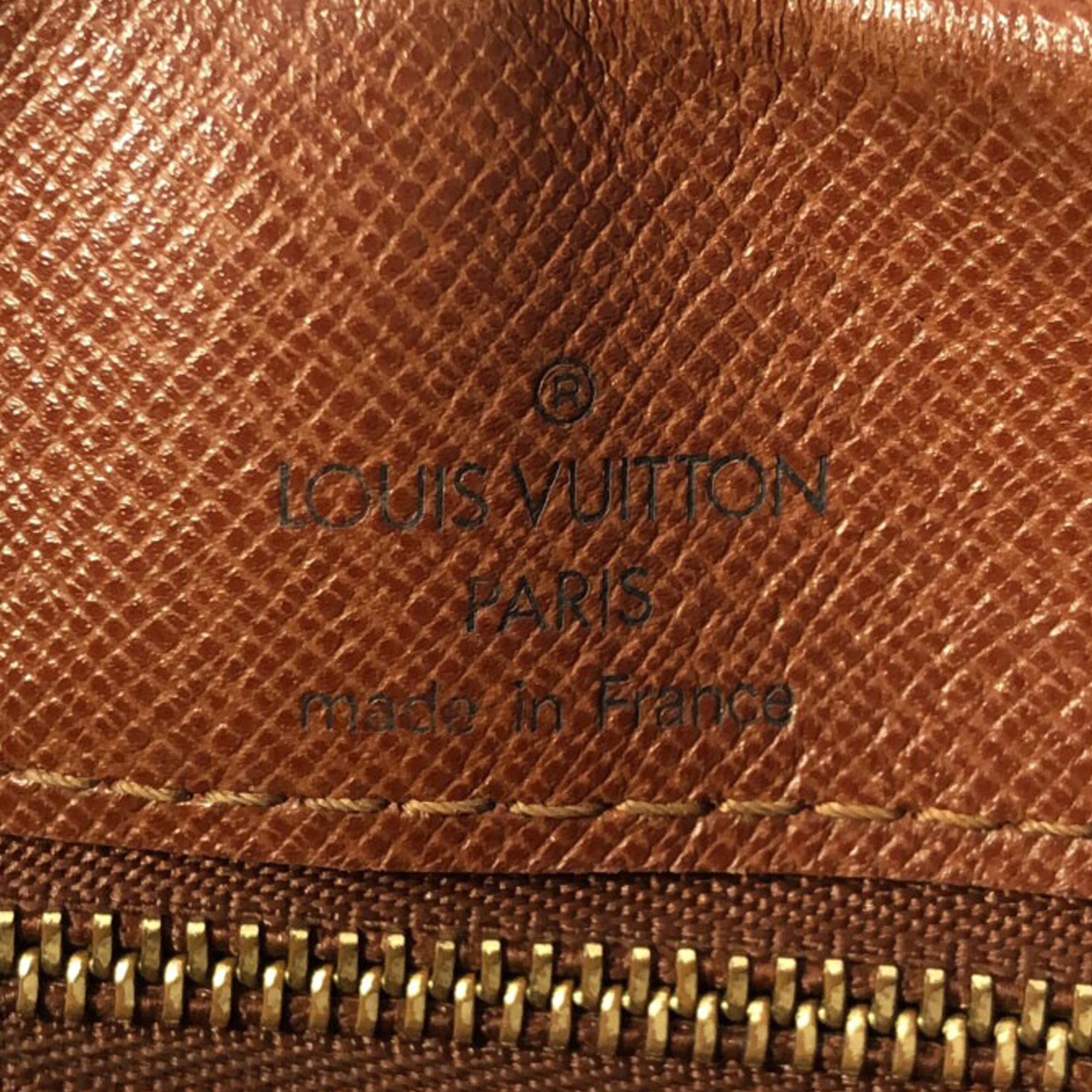 Louis Vuitton Monogram Nil Crossbody Bag (SHG-VVI87o)