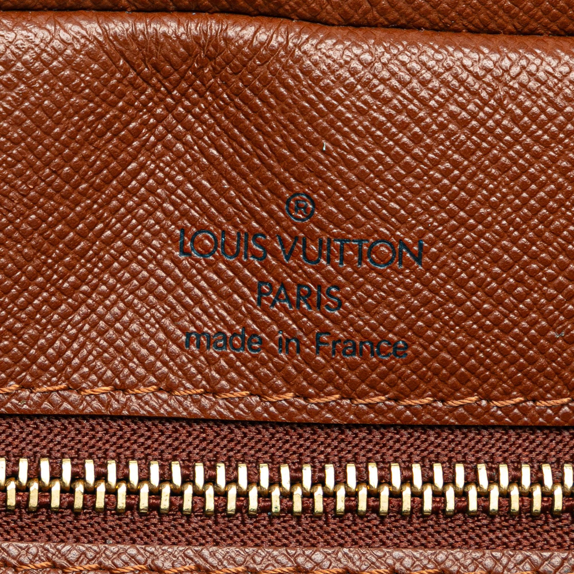 Louis Vuitton Monogram Nil Crossbody Bag (SHG-ffeWhi)