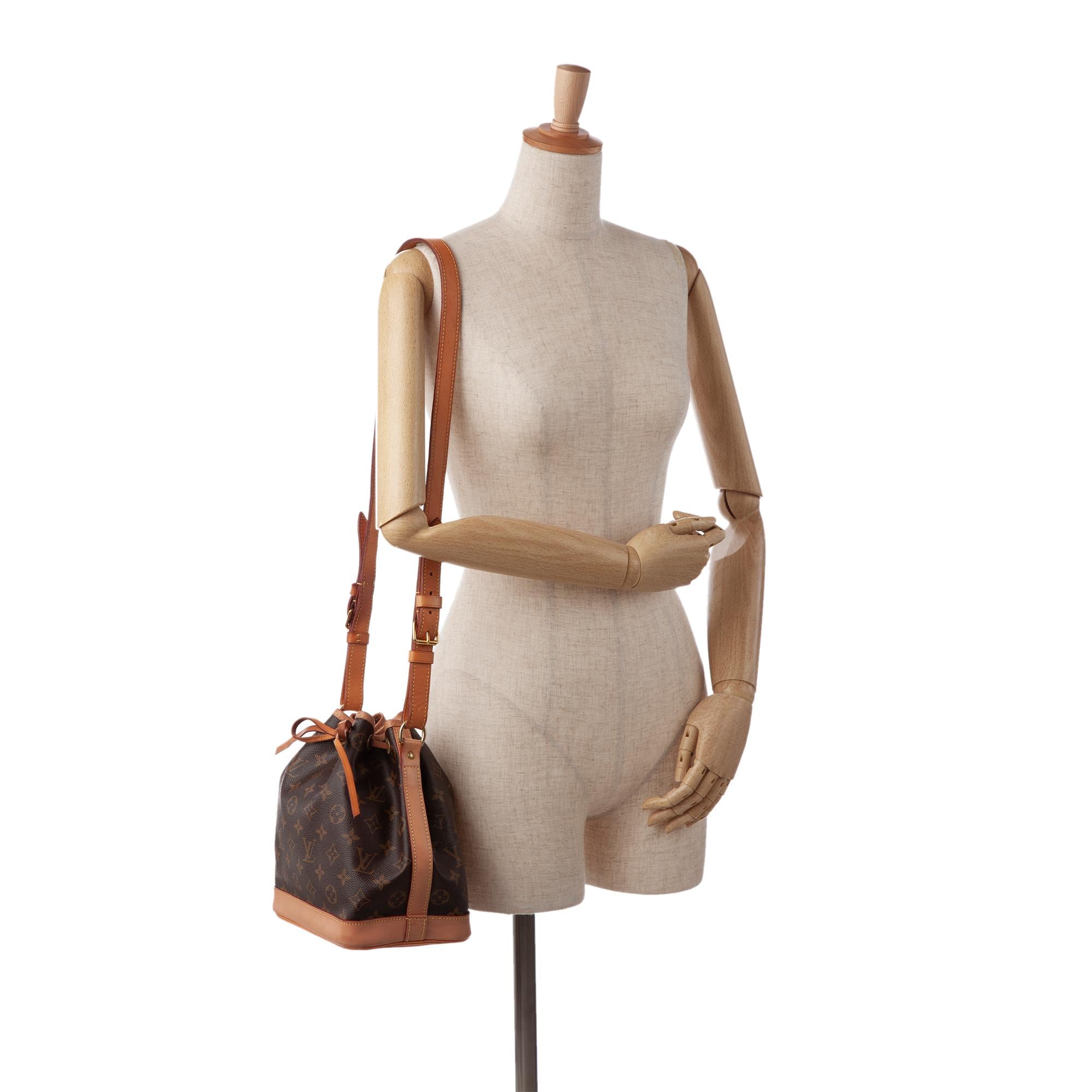 Louis Vuitton Monogram Noe BB (SHG-tTzTcG)