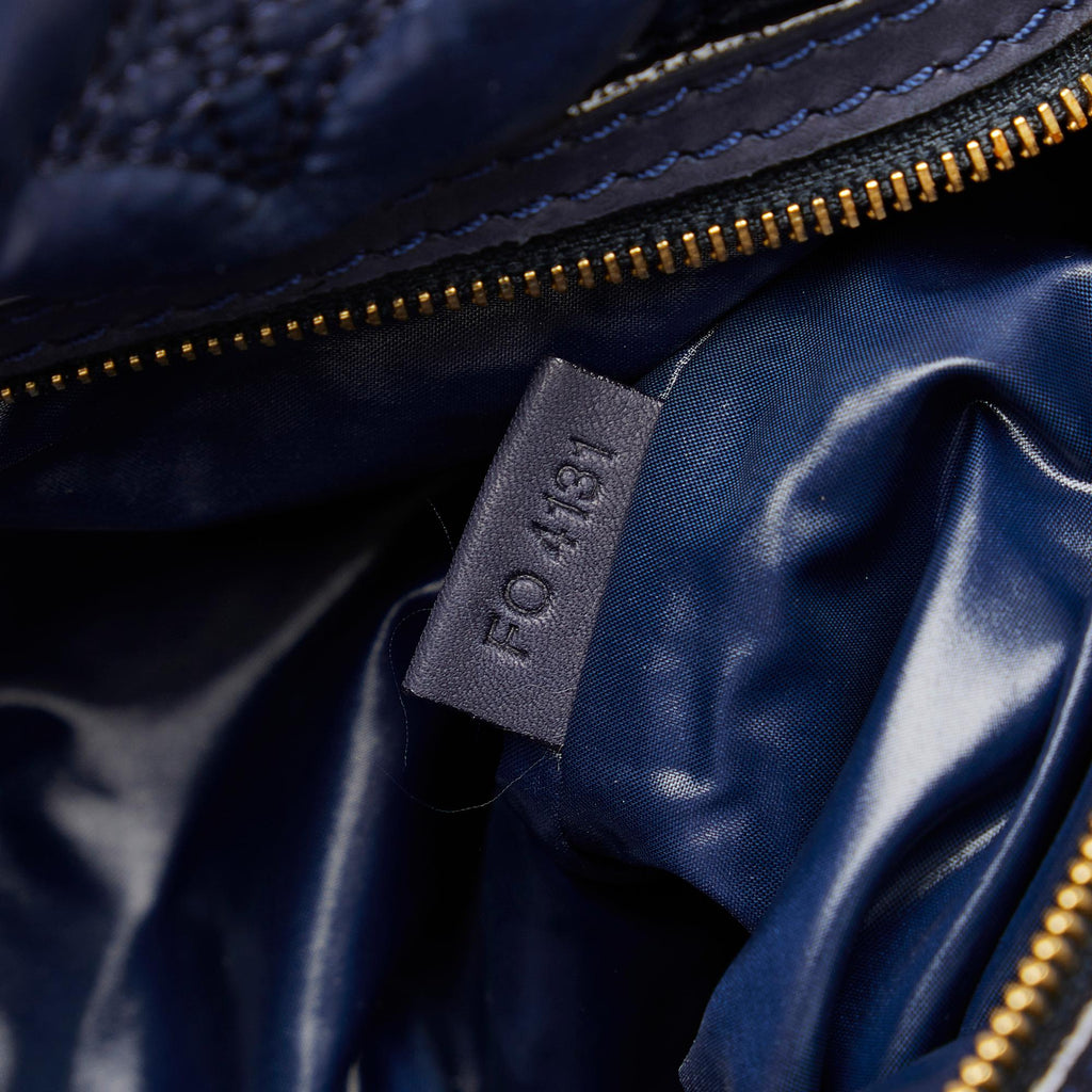 Louis Vuitton Monogram Nylon Desire Lockit Vertical MM (SHG-Yrhdgz)