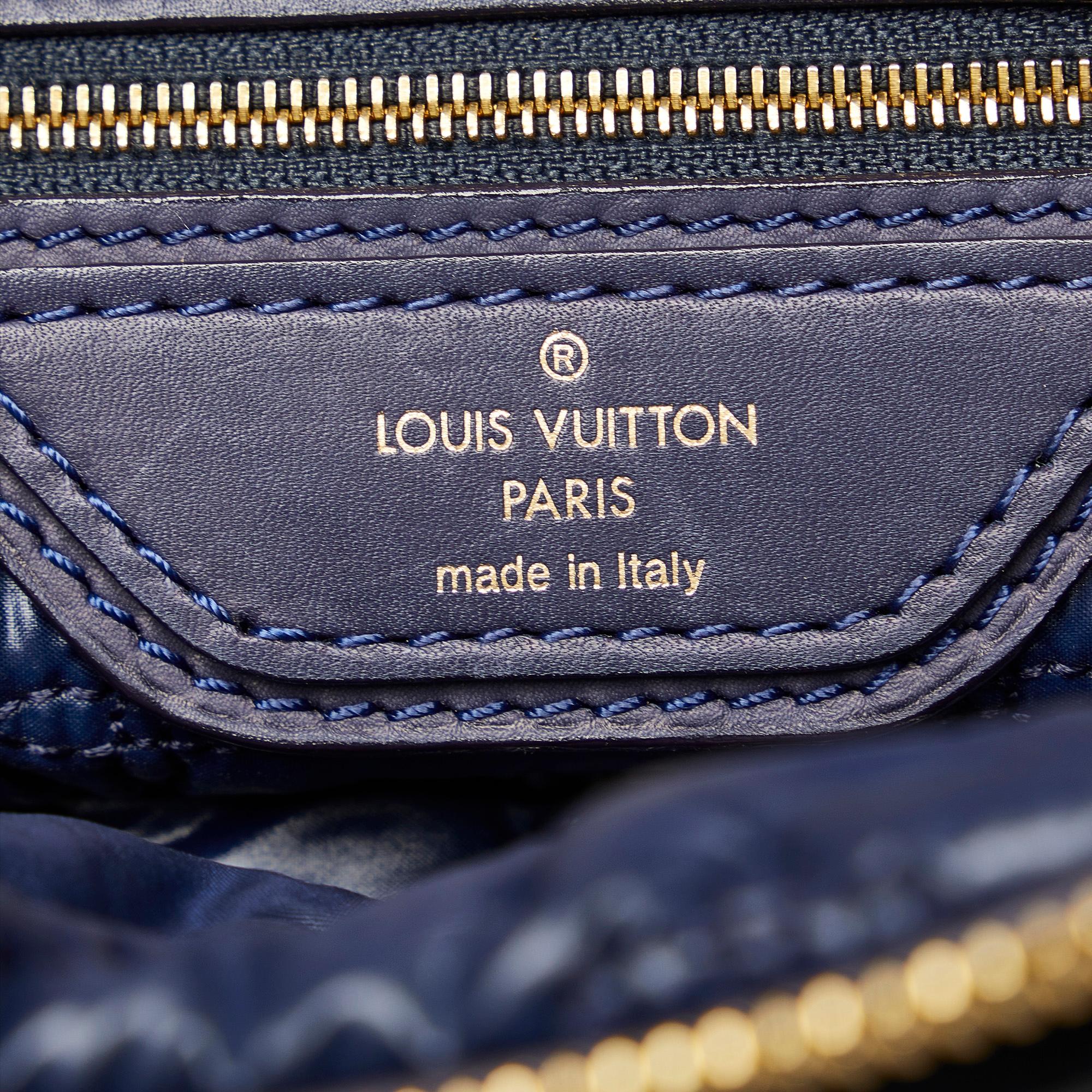 Louis Vuitton Monogram Nylon Desire Lockit Vertical MM (SHG-Yrhdgz)