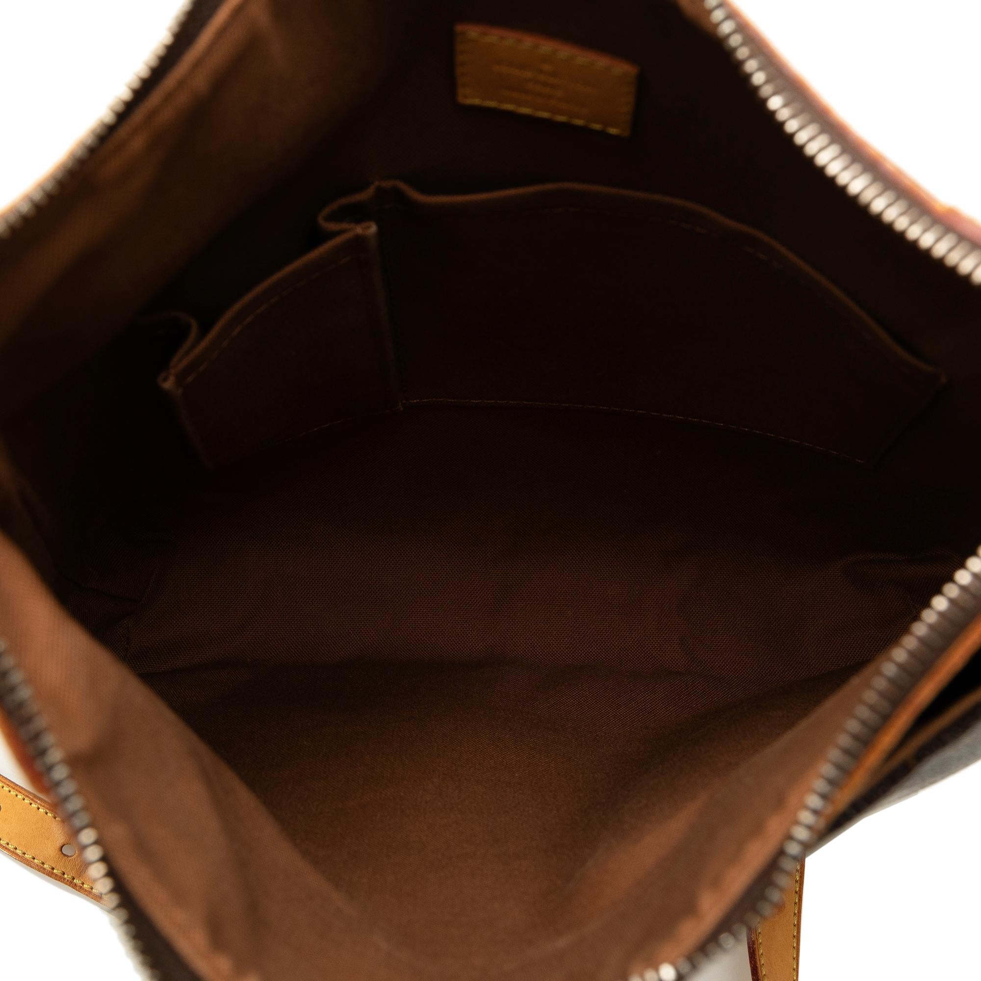 Louis Vuitton Monogram Odeon MM (SHG-tmSrxQ)