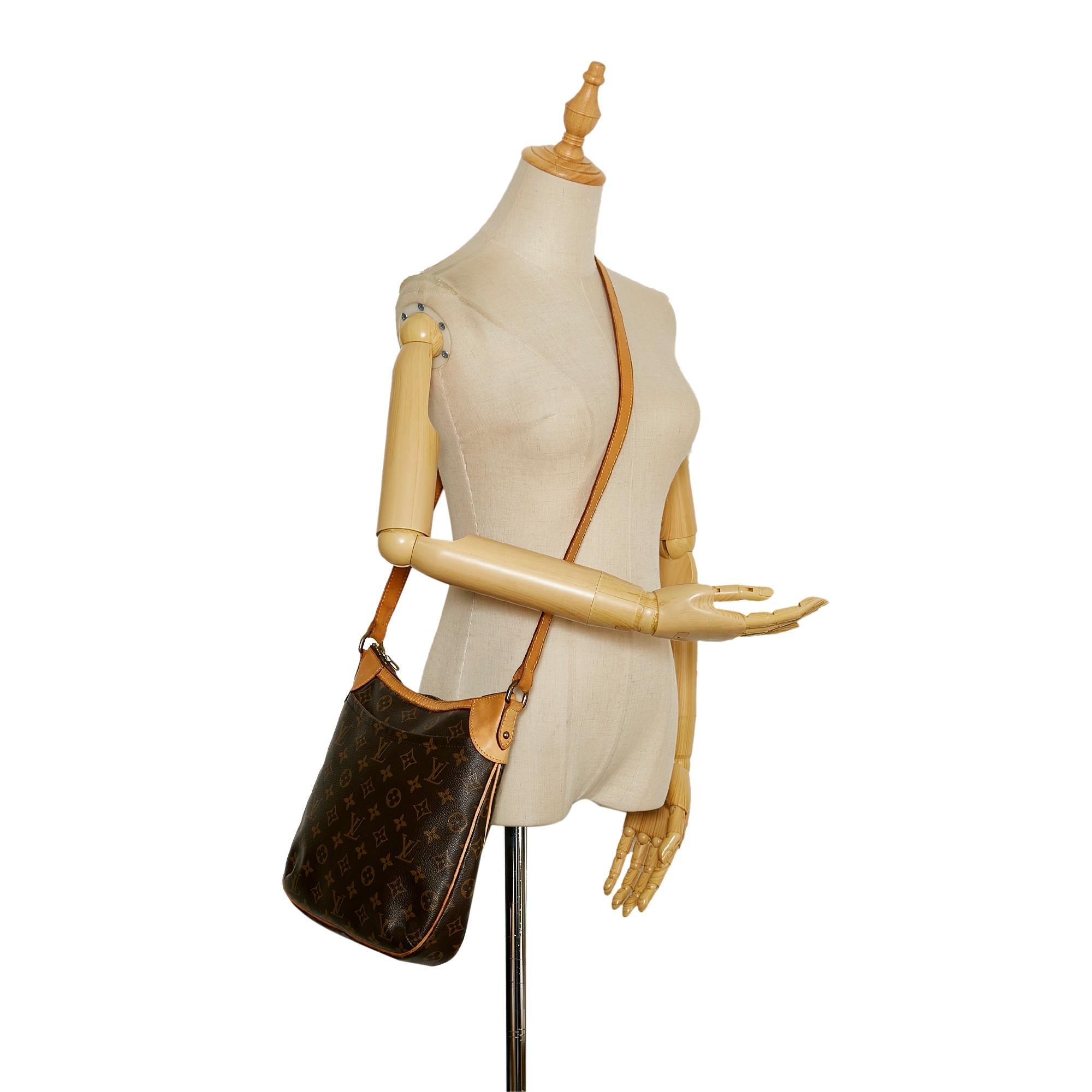 Louis Vuitton Monogram Odeon PM (SHG-QIl4Xl)