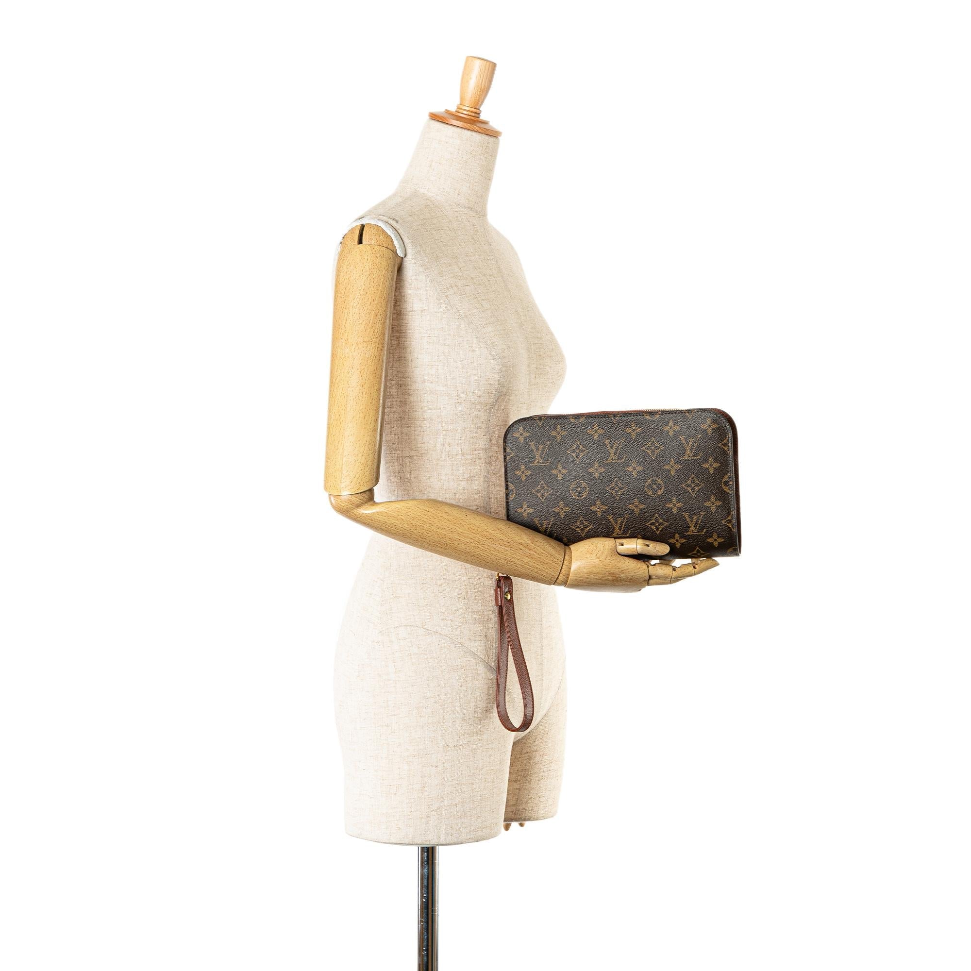 Louis Vuitton Monogram Orsay (SHG-DOhWG6)