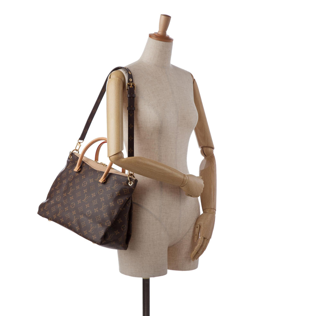 Louis Vuitton Monogram Pallas MM (SHG-Wkxjr5)