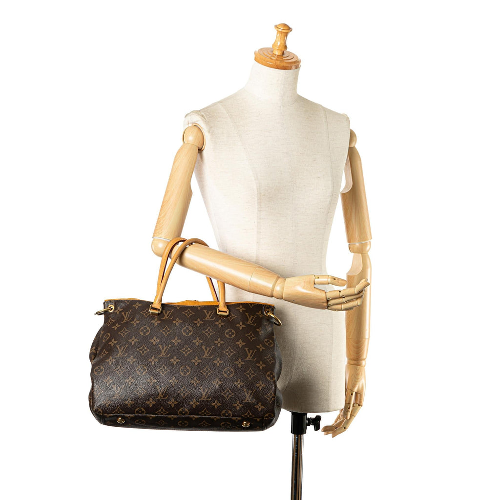 Louis Vuitton Monogram Pallas MM (SHG-kSpPQB)