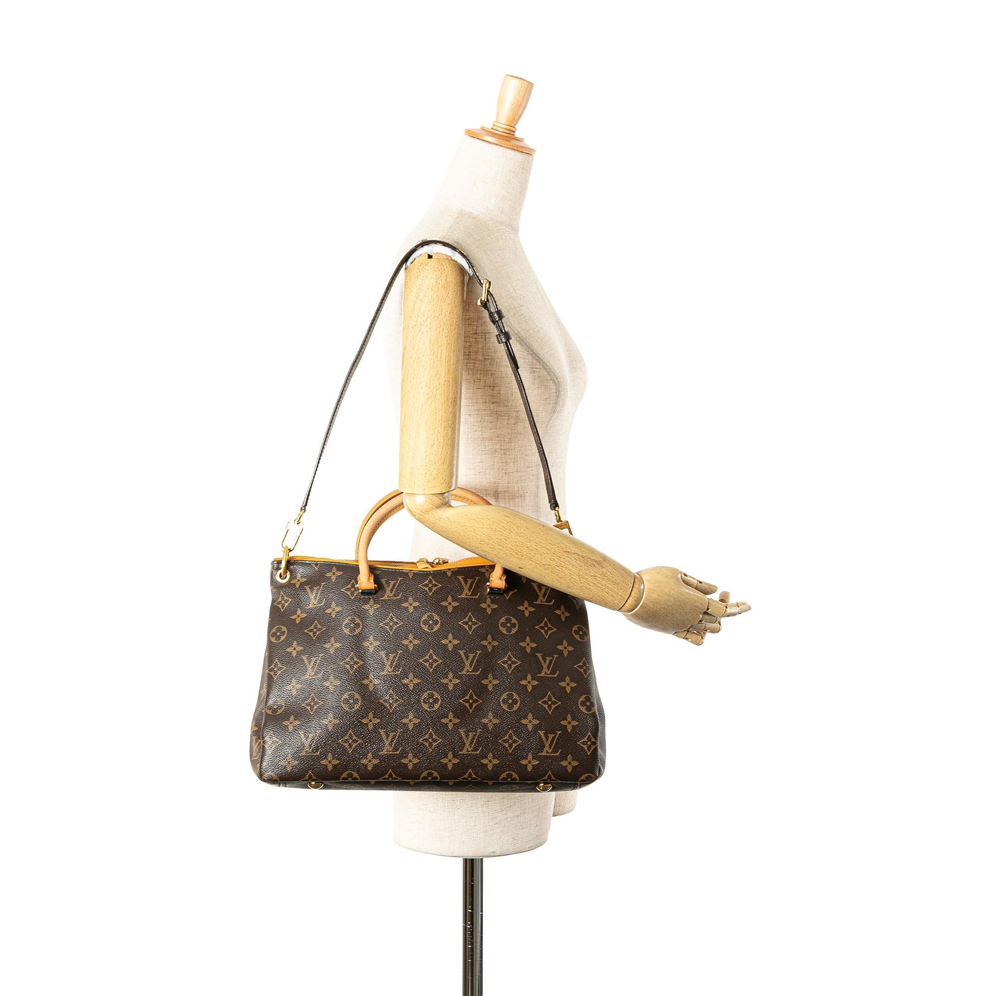 Louis Vuitton Monogram Pallas MM