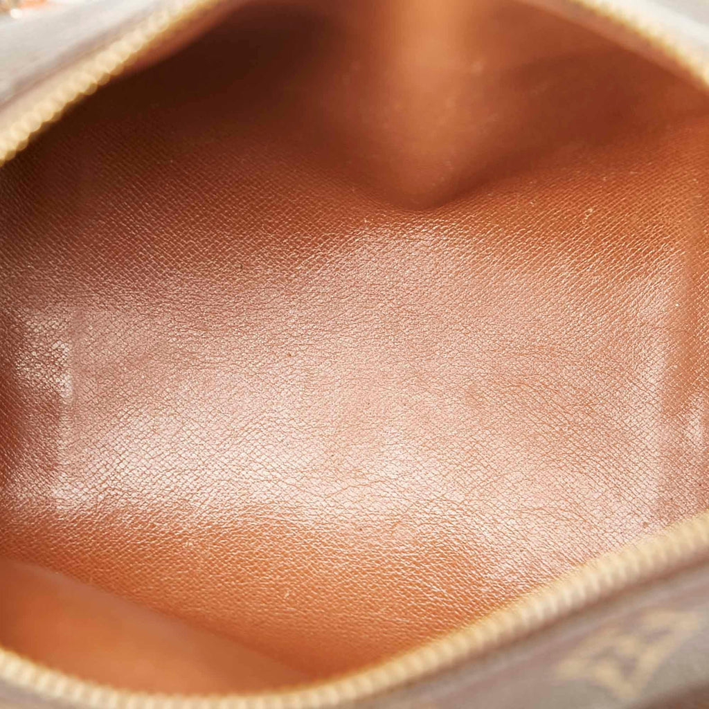 Louis Vuitton Monogram Papillon 26 (SHG-23130)