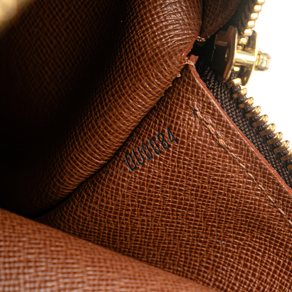 Louis Vuitton Monogram Papillon 26 (SHG-JRoXAk)