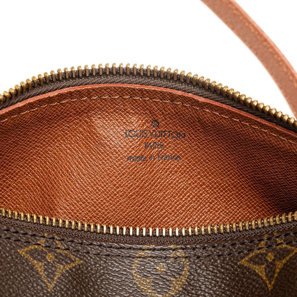 Louis Vuitton Monogram Papillon 26 (SHG-v5ZsXB)