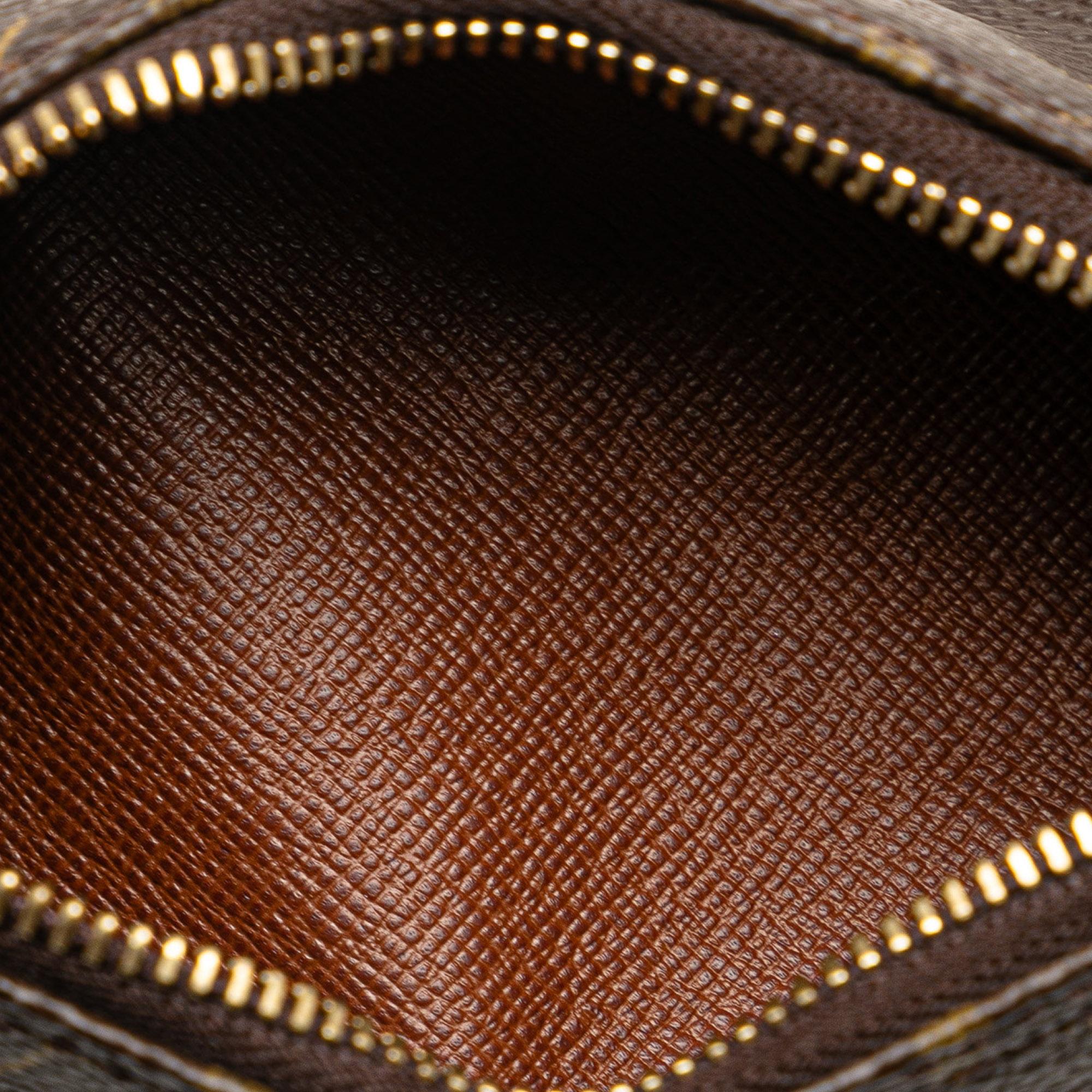 Louis Vuitton Monogram Papillon Pochette (SHG-3FybPu)