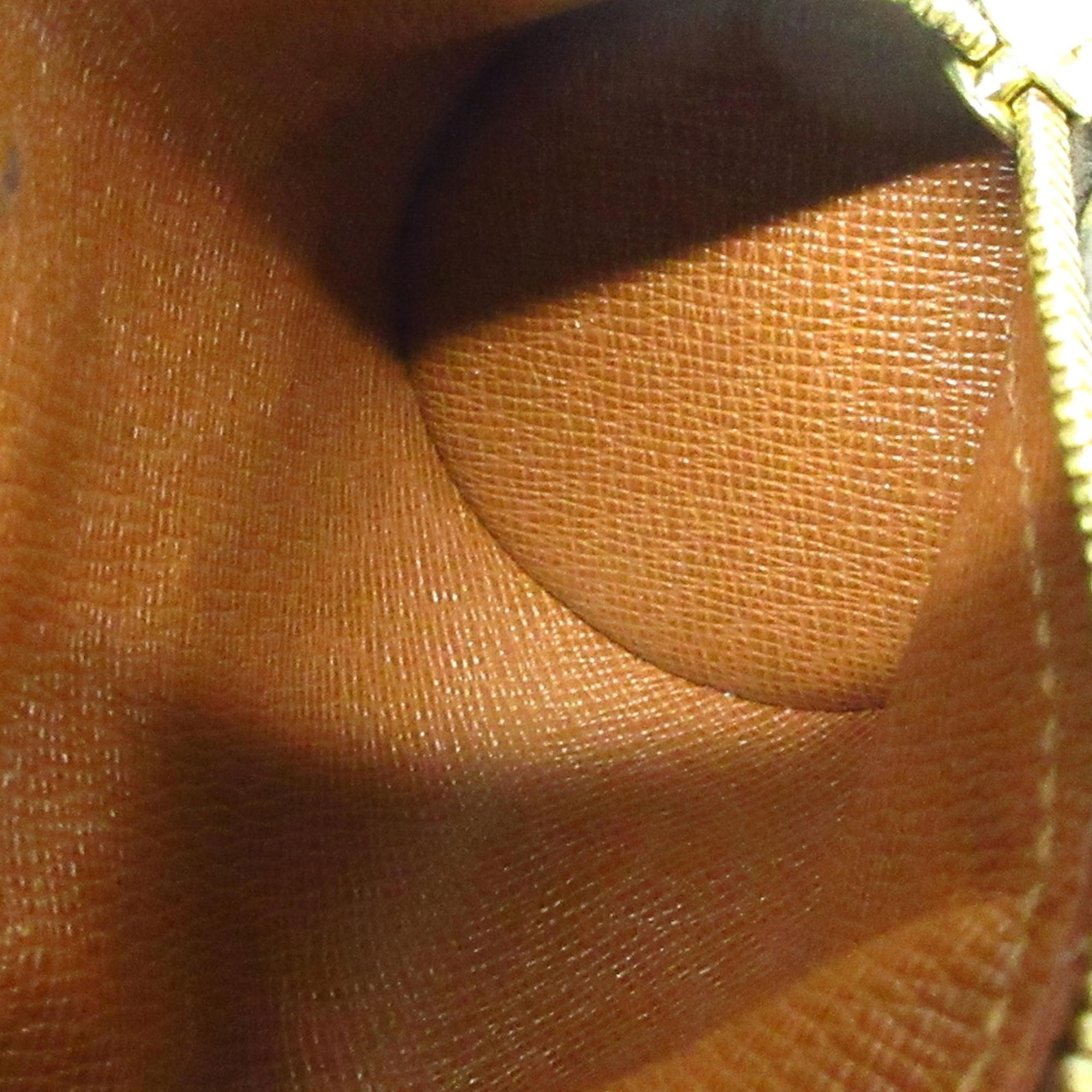 Louis Vuitton Monogram Papillon Pochette (SHG-K9ebv2)