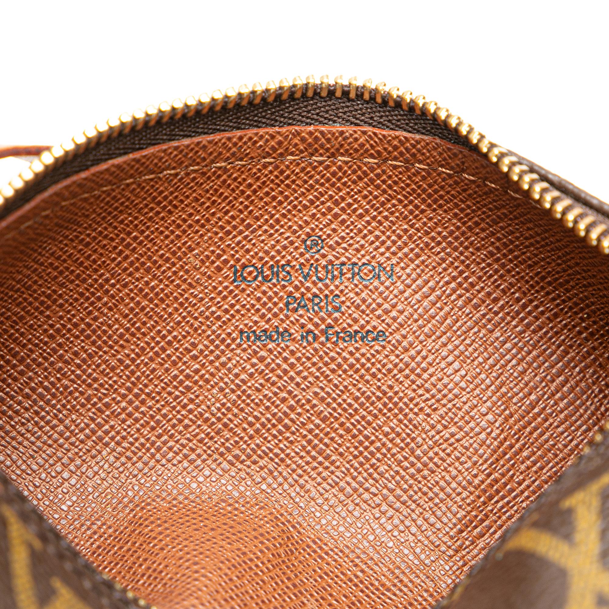 Louis Vuitton Monogram Papillon Pochette (SHG-c2F1HM)