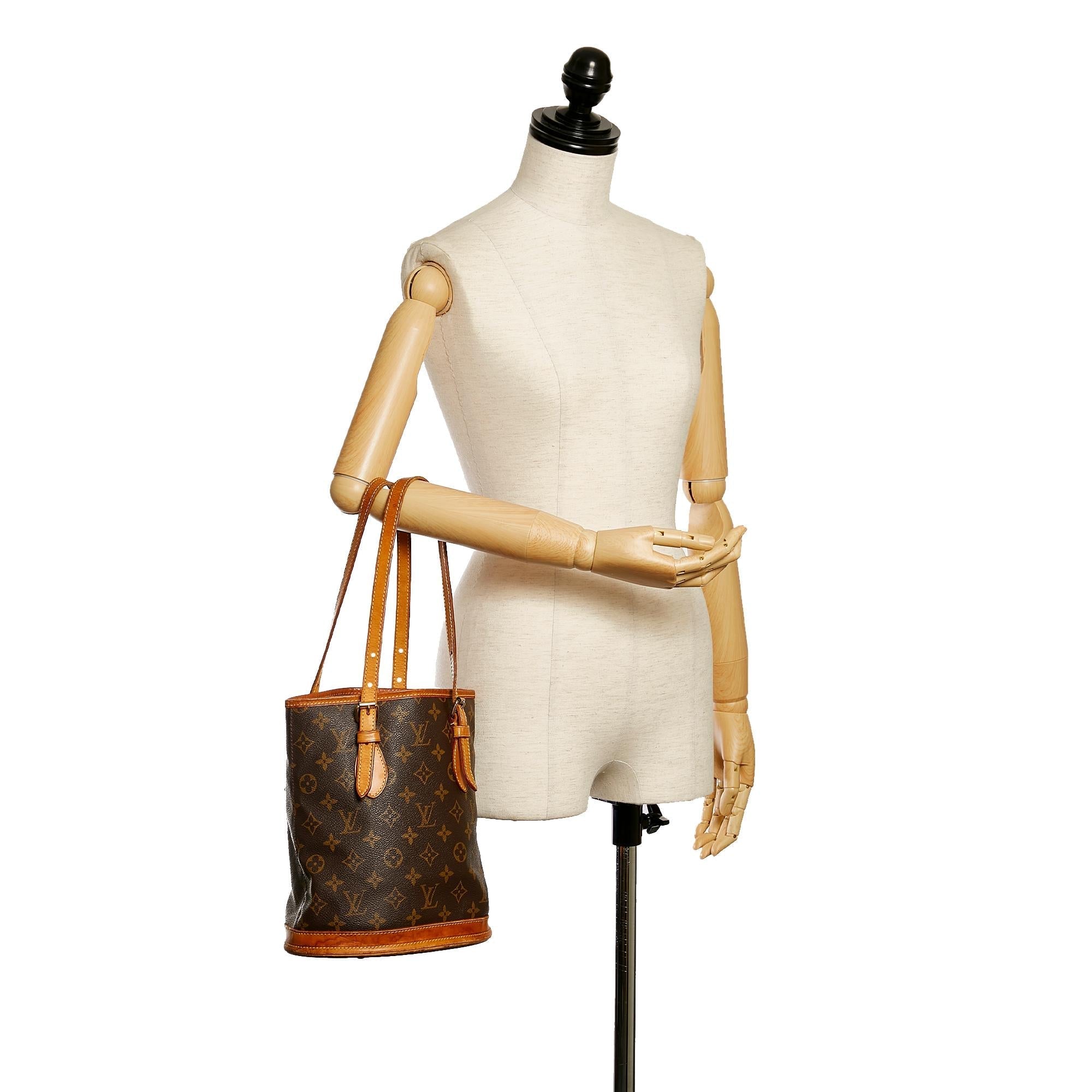 Louis Vuitton Monogram Petit Bucket Bag (SHG-31489)