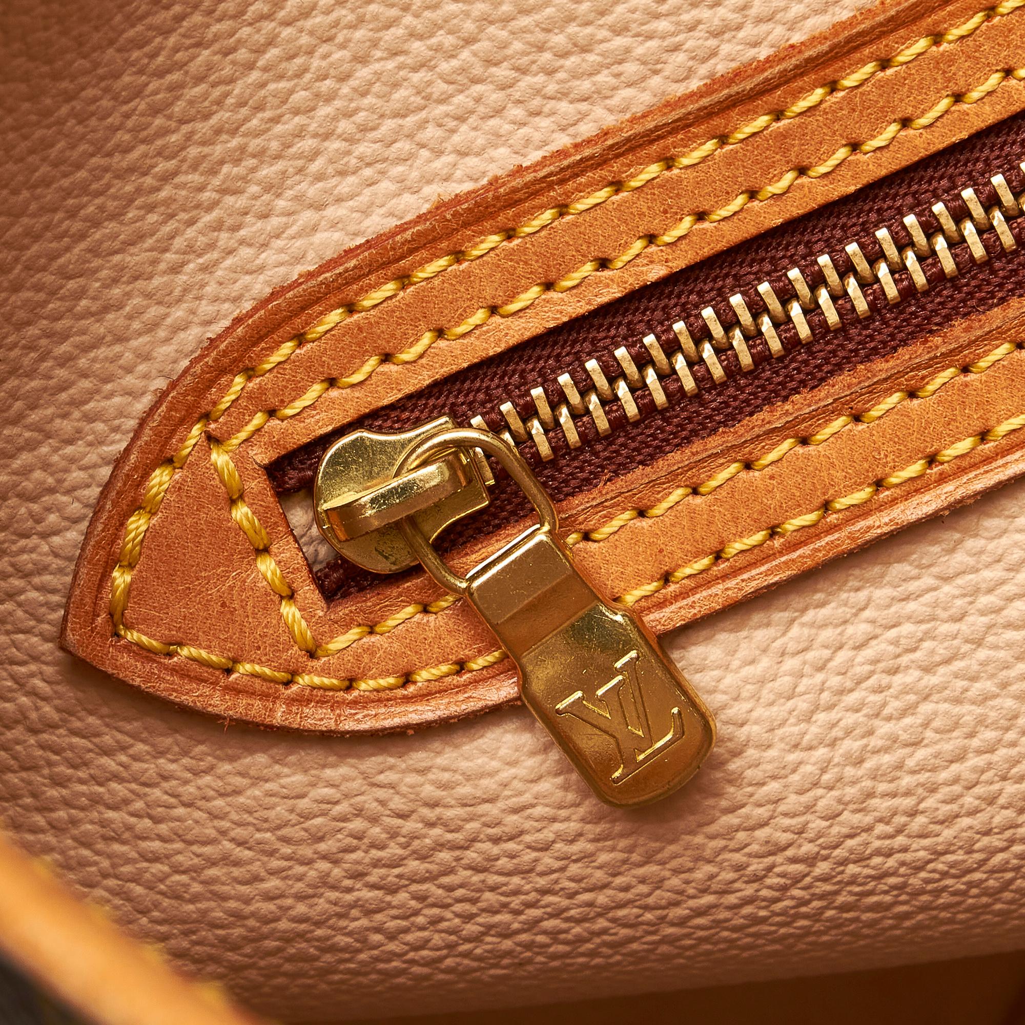 Louis Vuitton Monogram Petit Bucket (SHG-VScCNw)