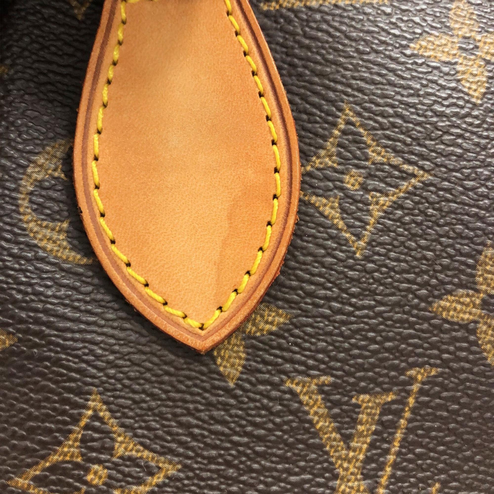 Louis Vuitton Monogram Petit Bucket (SHG-8UOglS)