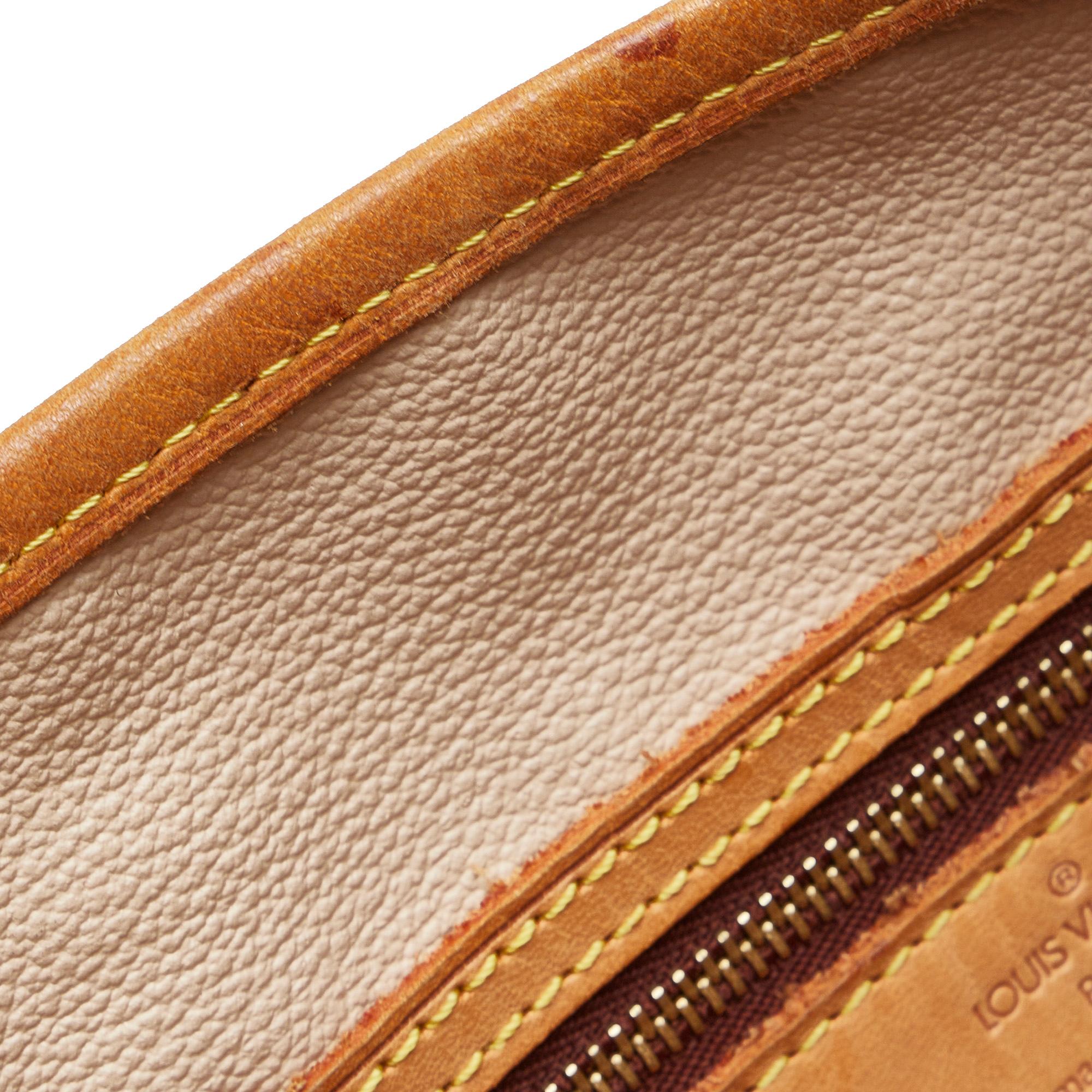 Louis Vuitton Monogram Petit Bucket (SHG-NQ4Yrd)