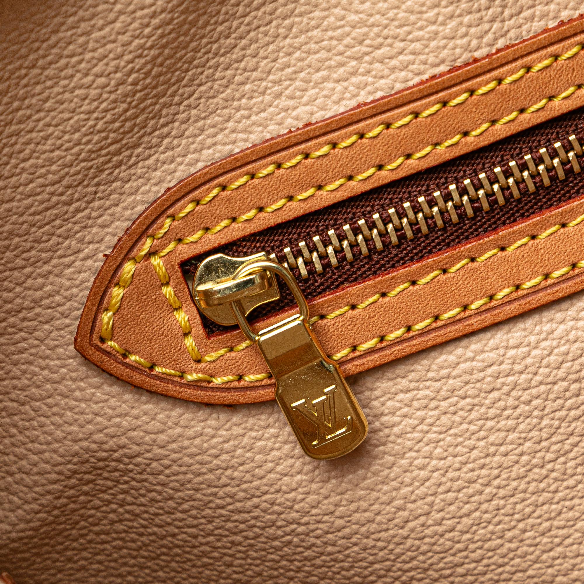 Louis Vuitton Monogram Petit Bucket (SHG-wNbkas)