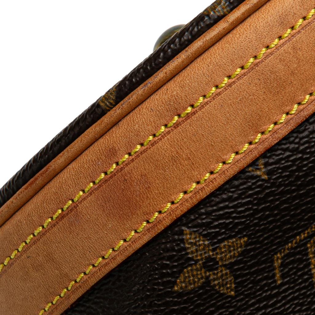 Louis Vuitton Monogram Petit Bucket (SHG-wNbkas)