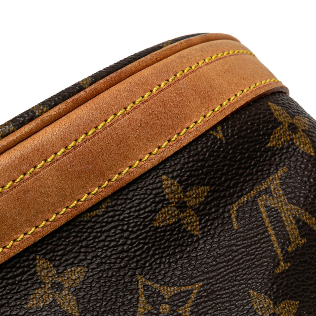 Louis Vuitton Monogram Petit Bucket (SHG-wNbkas)