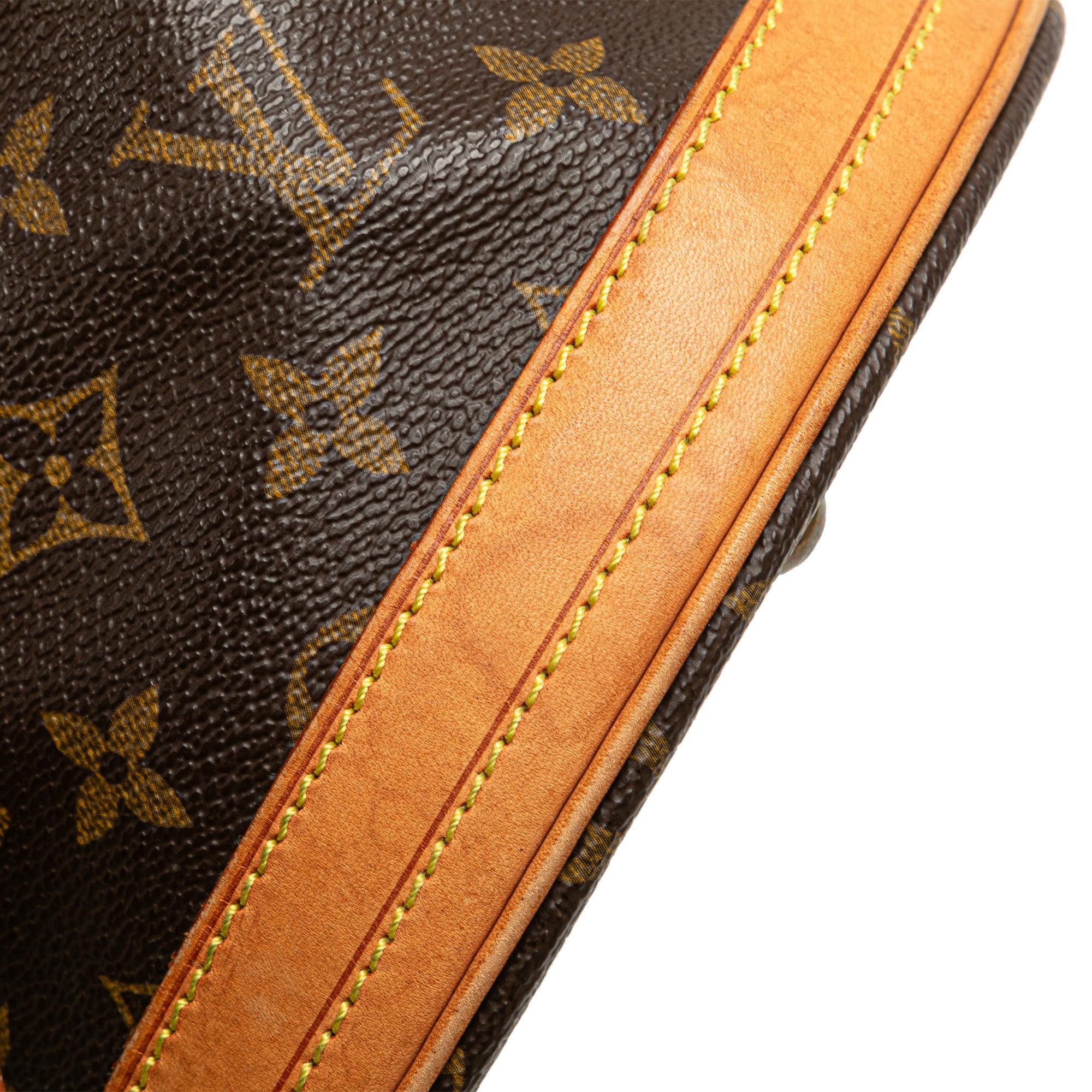 Louis Vuitton Monogram Petit Bucket (SHG-ijkvYu)