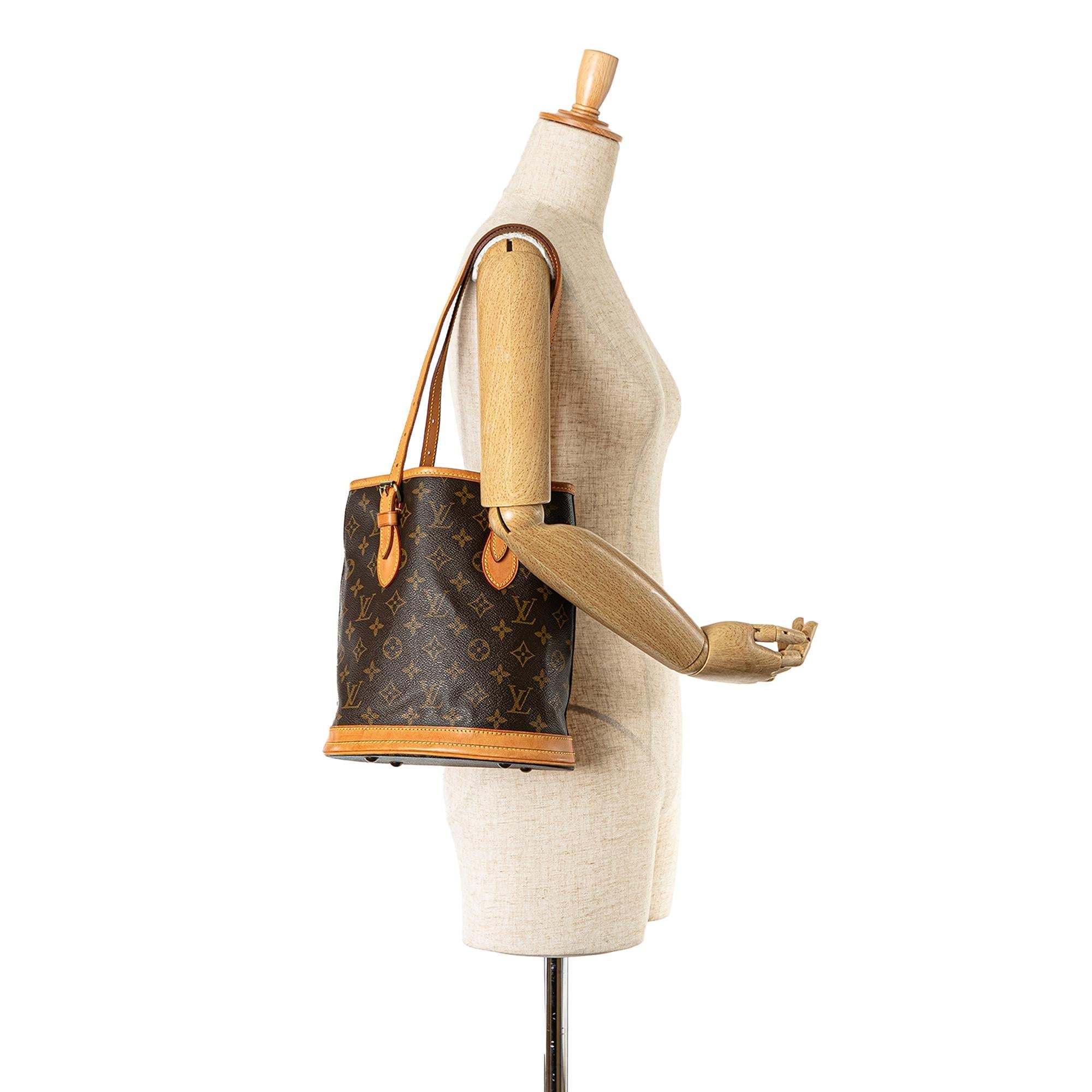 Louis Vuitton Monogram Petit Bucket (SHG-GPfEAQ)