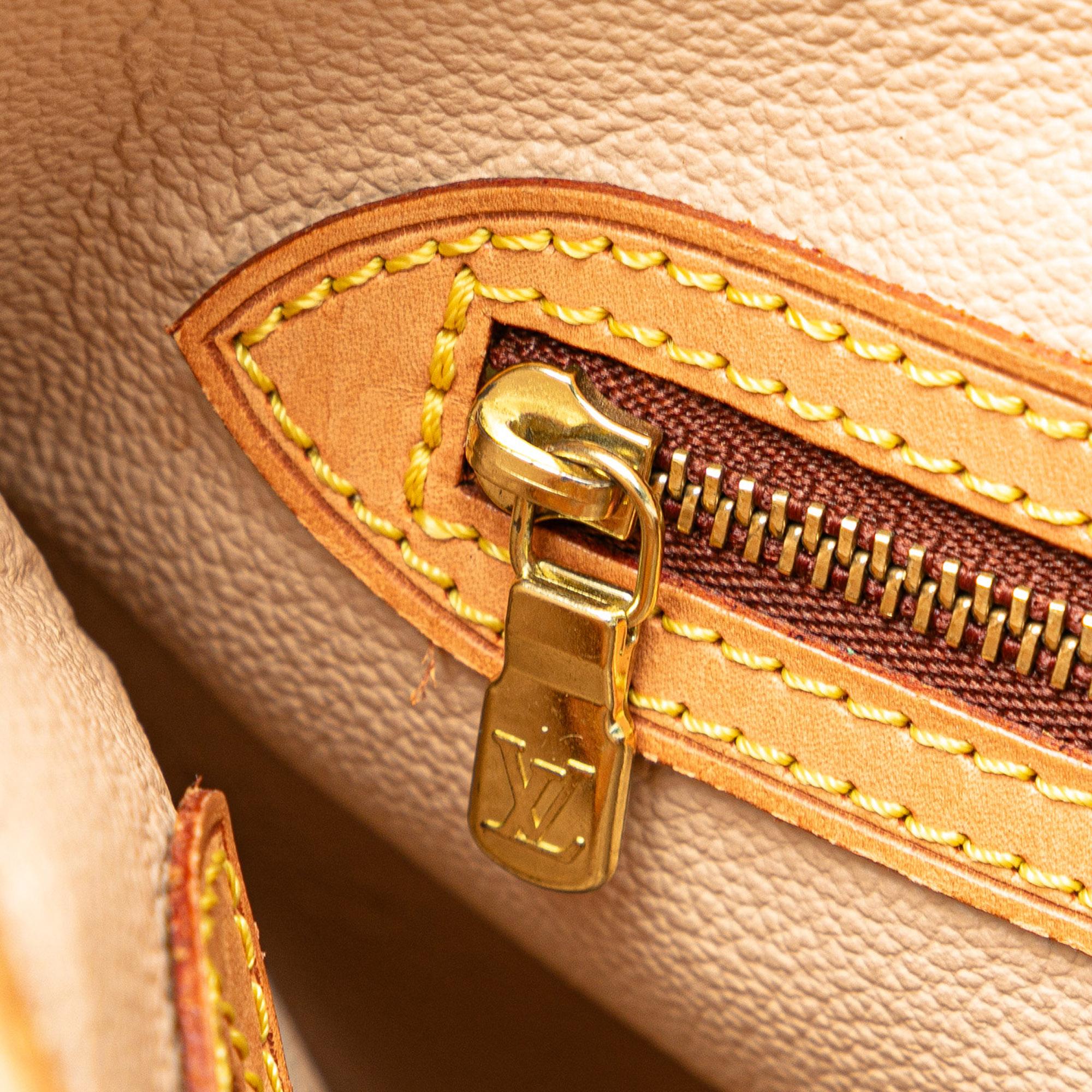 Louis Vuitton Monogram Petit Bucket (SHG-ePl7KN)