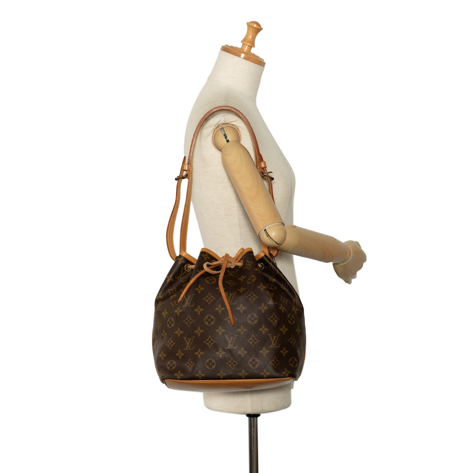 Louis Vuitton Monogram Petit Noe (SHG-NUa2hB)