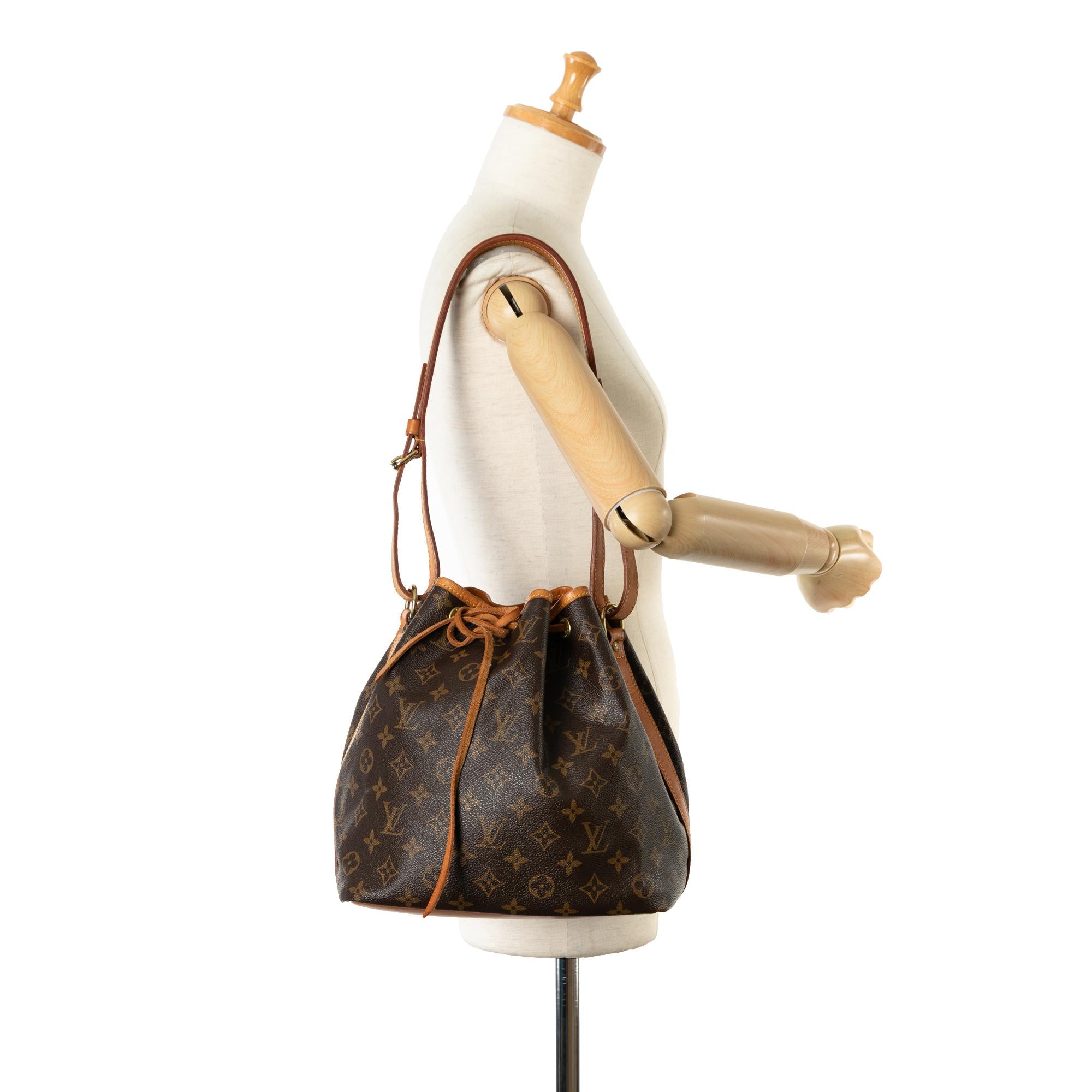 Louis Vuitton Monogram Petit Noe (SHG-CkbCj0)