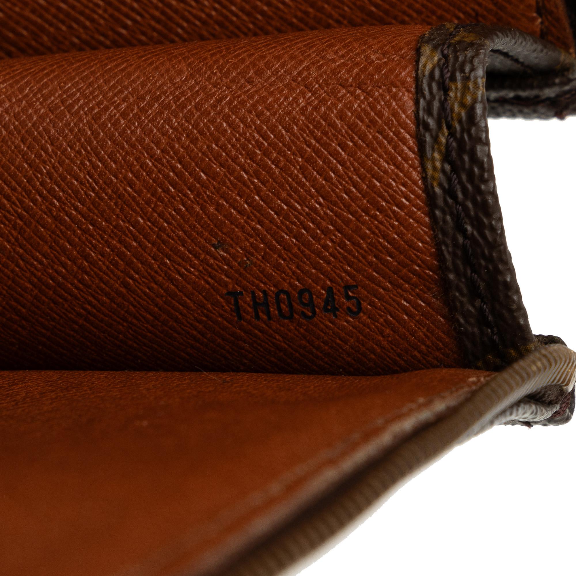 Louis Vuitton Monogram Poche Documents Portfolio (SHG-bYAJpS)