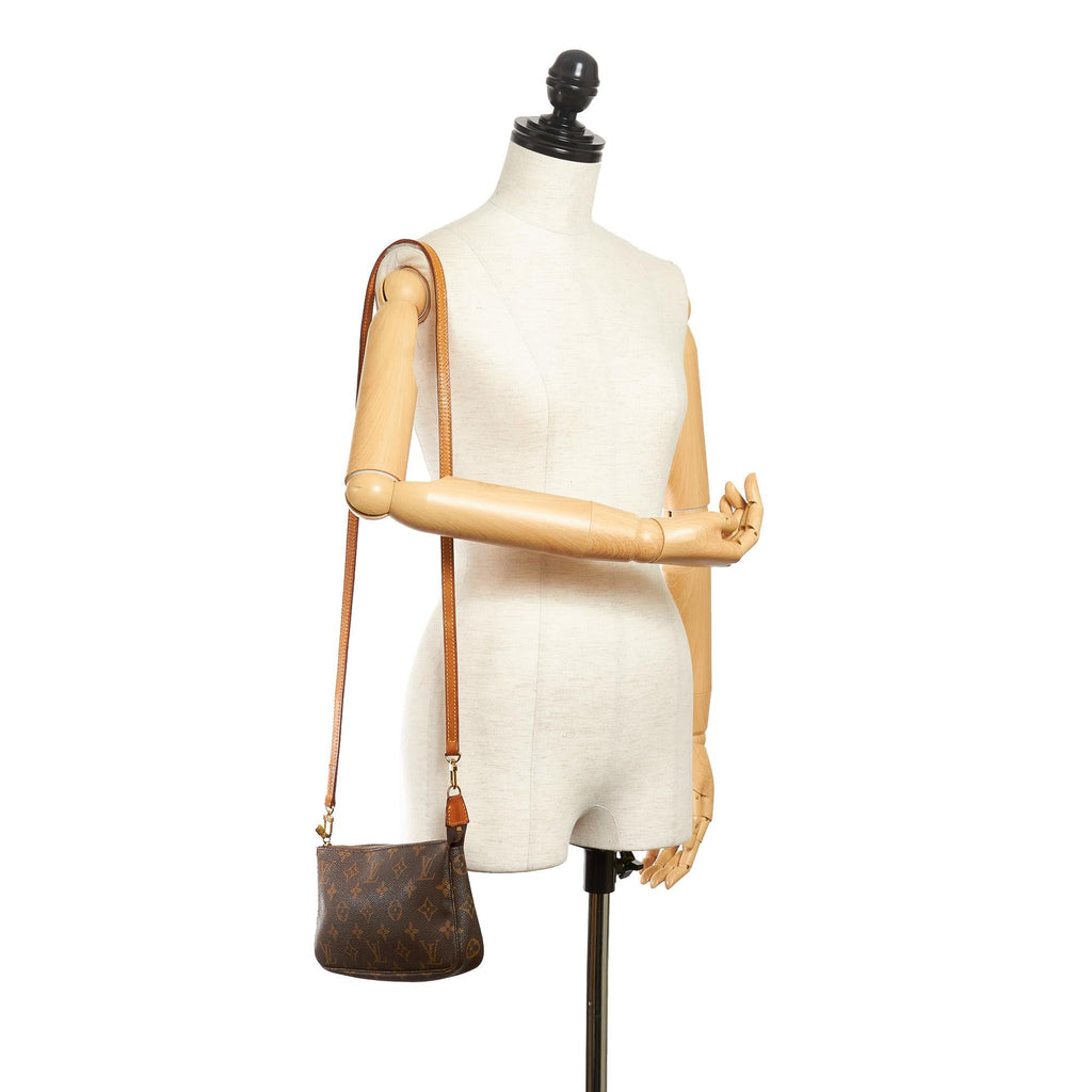 Louis Vuitton Monogram Pochette Accessoires Long Strap (SHG-31486)