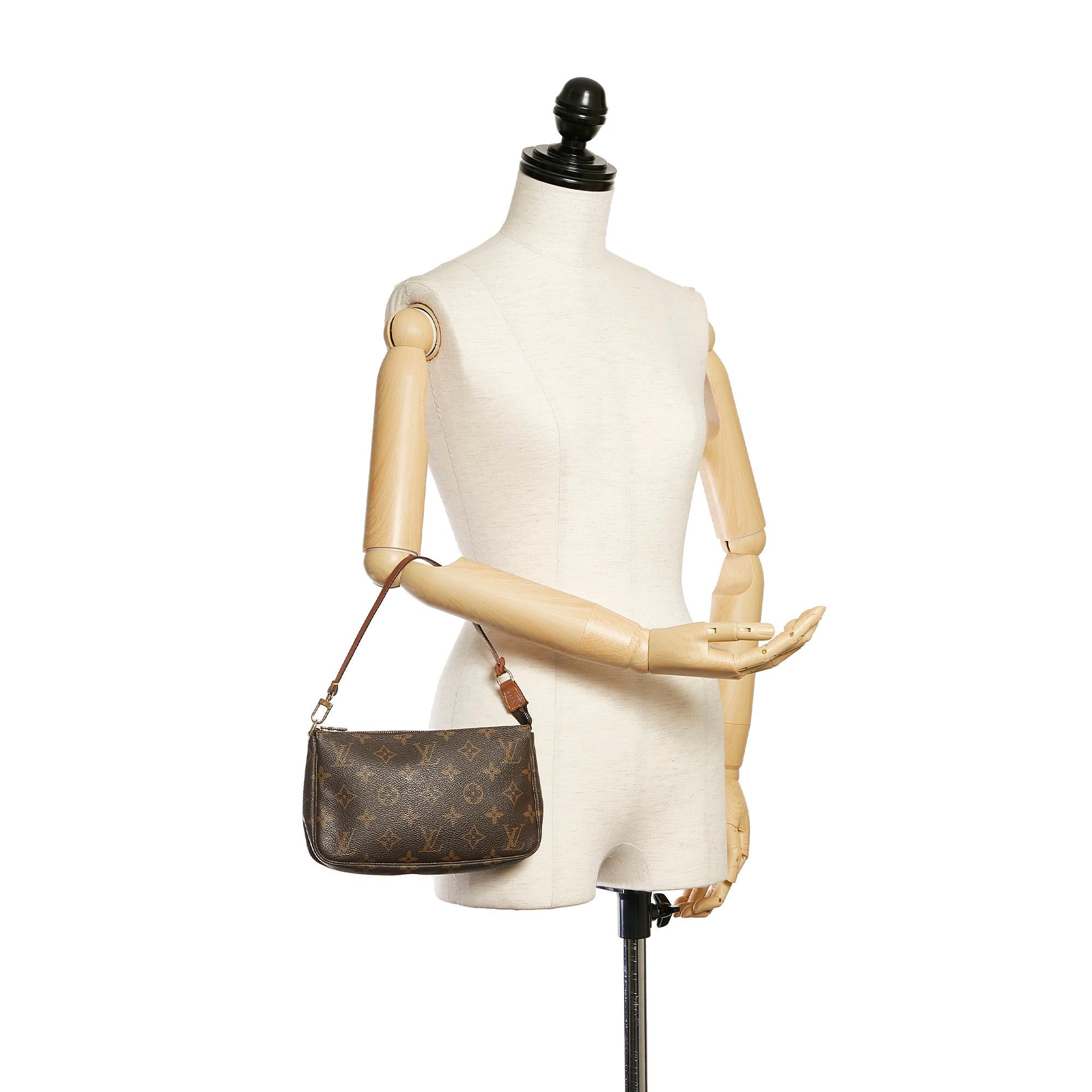 Louis Vuitton Monogram Pochette Accessoires (SHG-28913)